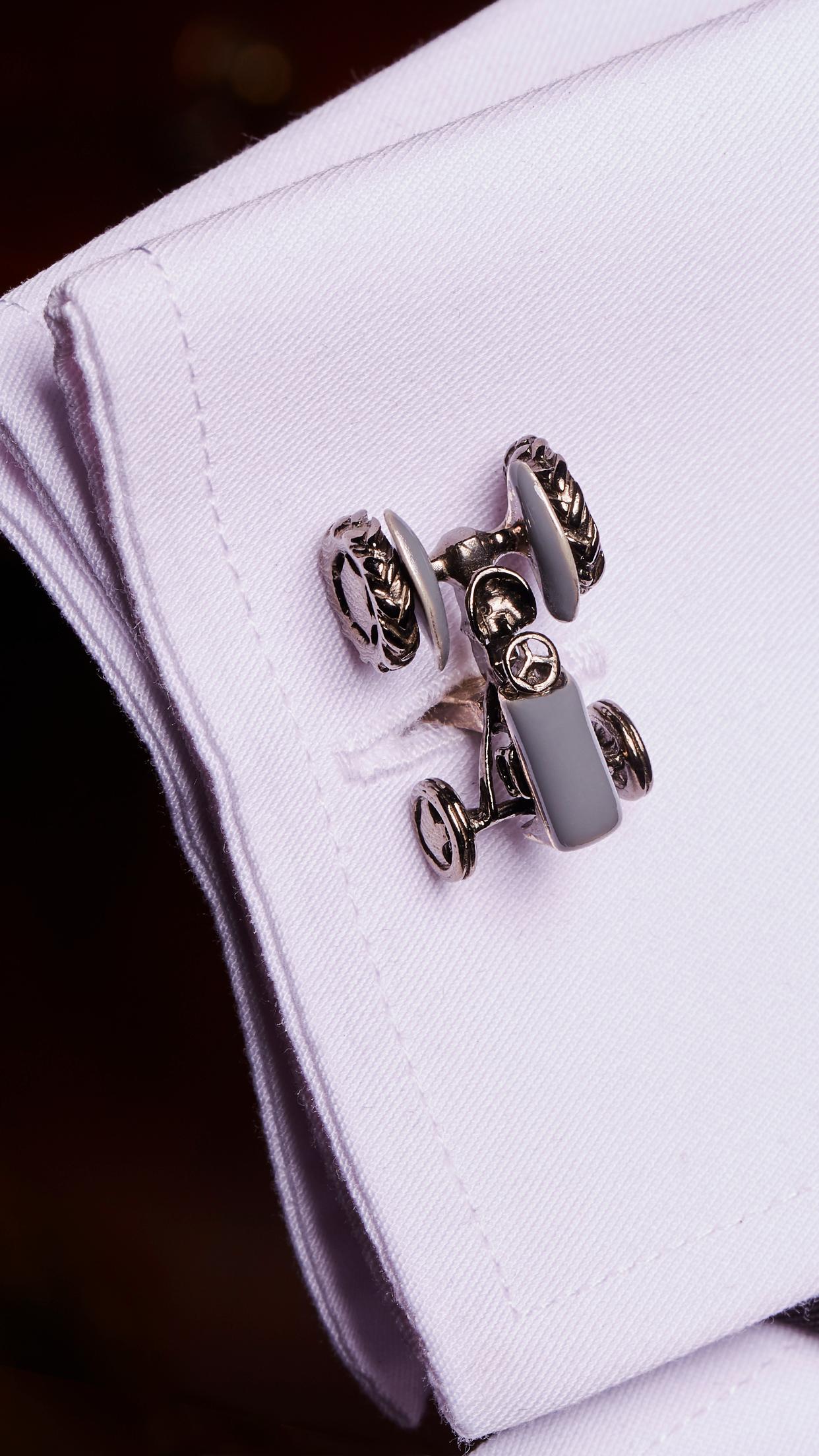 Deakin & Francis Sterling Silver Red Tractor Cufflinks In New Condition For Sale In Birmingham, West Midlands