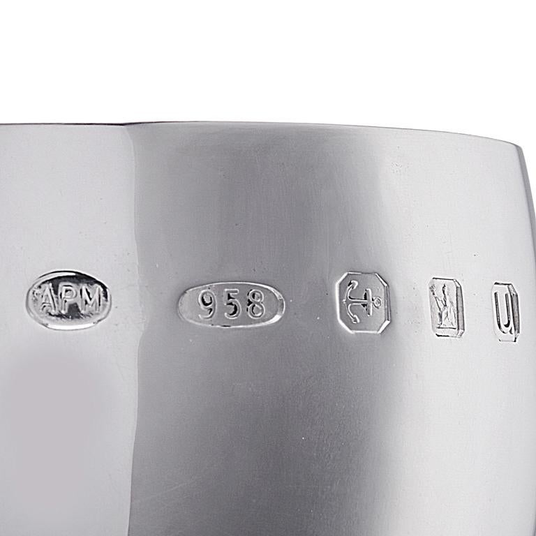Women's or Men's Deakin & Francis Sterling Silver Small Beaker Tumble Cup For Sale