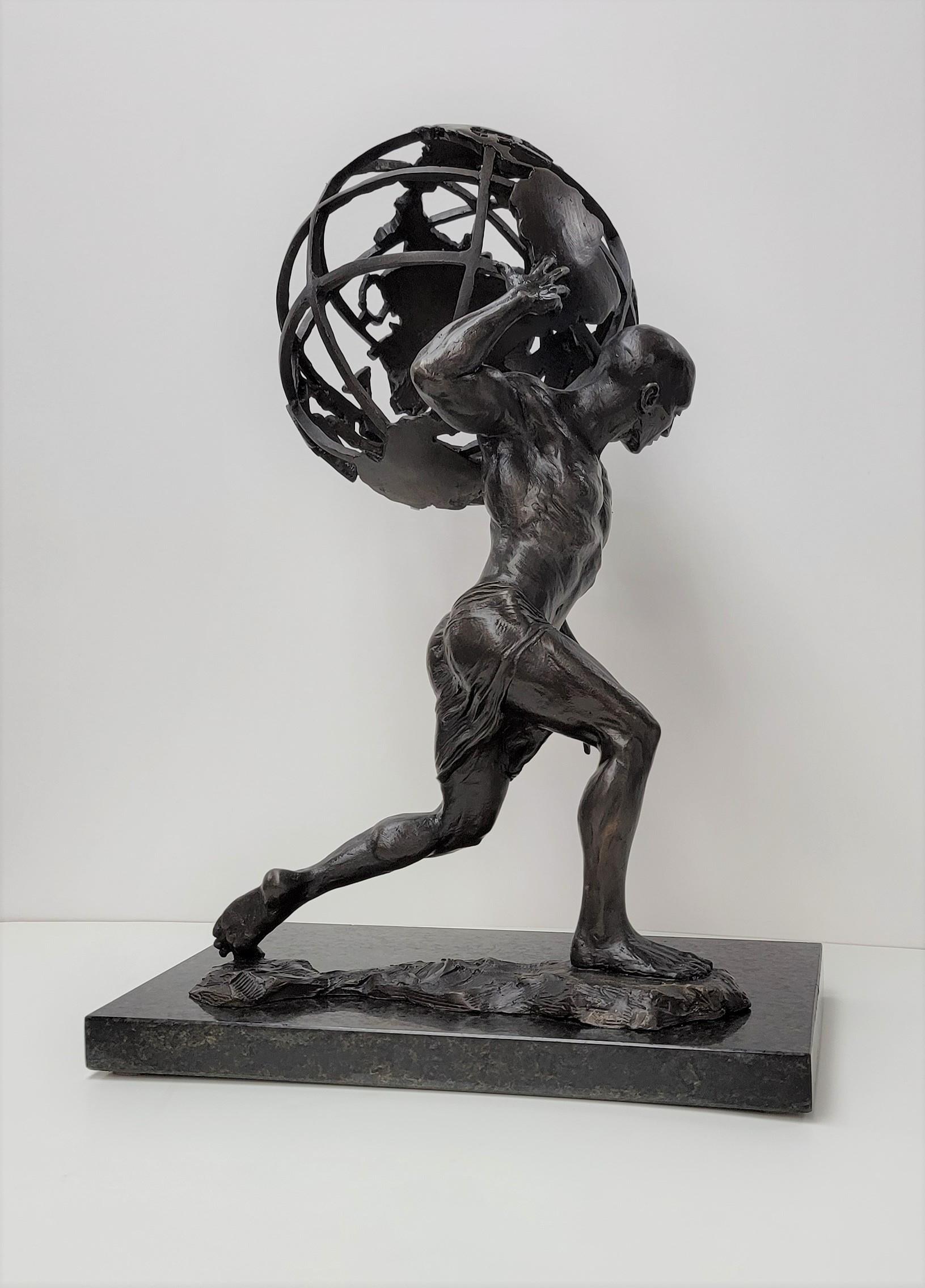 Atlas Shrugged - Escultura de bronce inspirada en la mitología griega sobre base de granito en venta 1