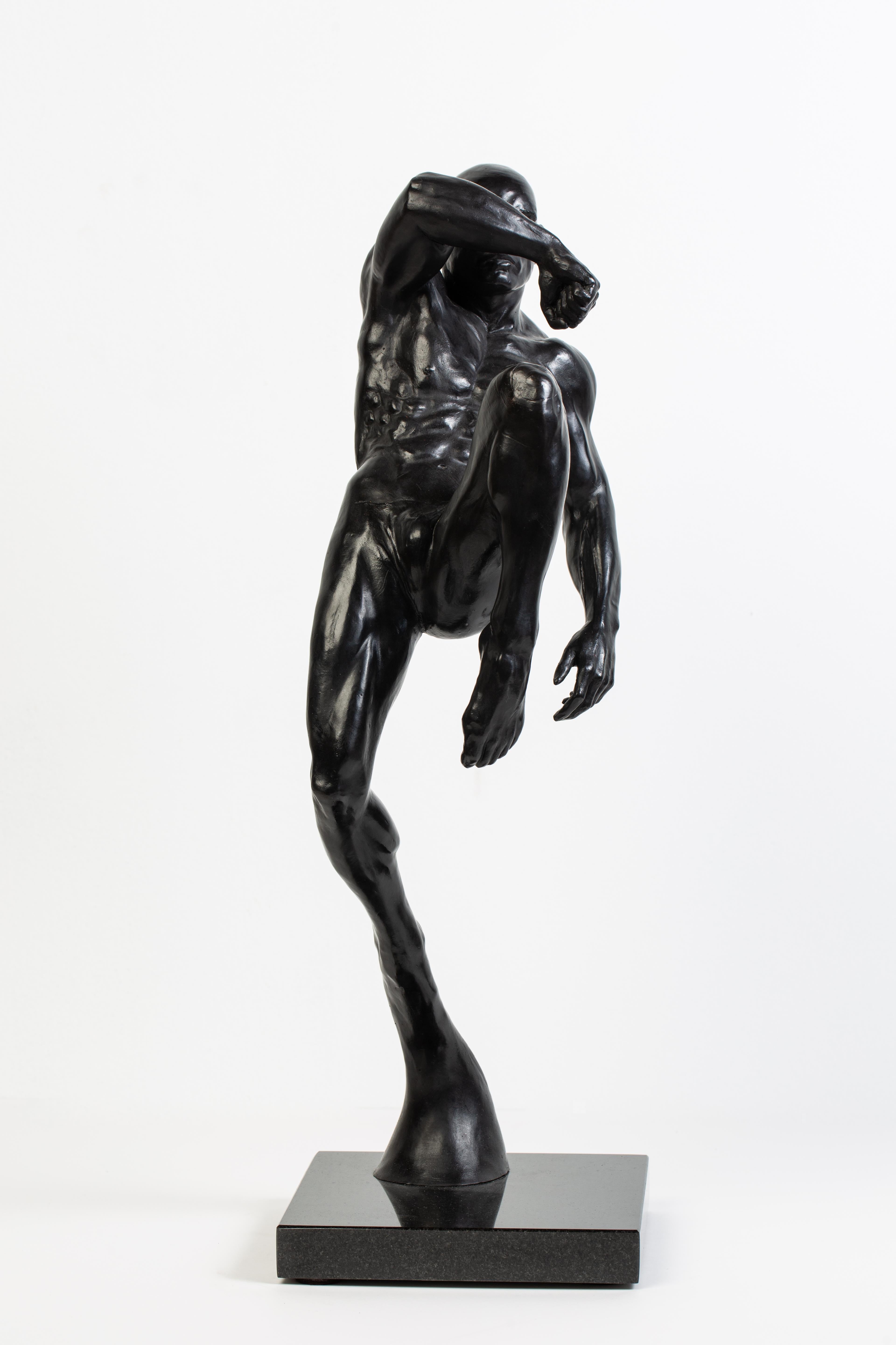 La beauté de la forme humaine est capturée dans cette dynamique sculpture en bronze d'un combattant de Muay Thai.  

Deans Kugler
Cet impact (combattant de muay thaï)
bronze
18h x 9w x 7d in
45,72h x 22,86w x 17,78d cm

Biographie
J'ai commencé à
