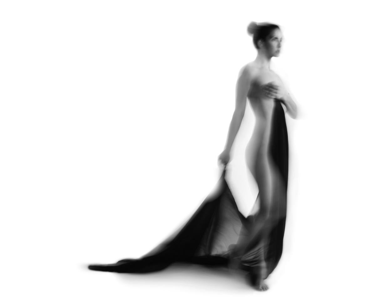 Black and White Photograph di Deana Nastic - Aleksa sfuma