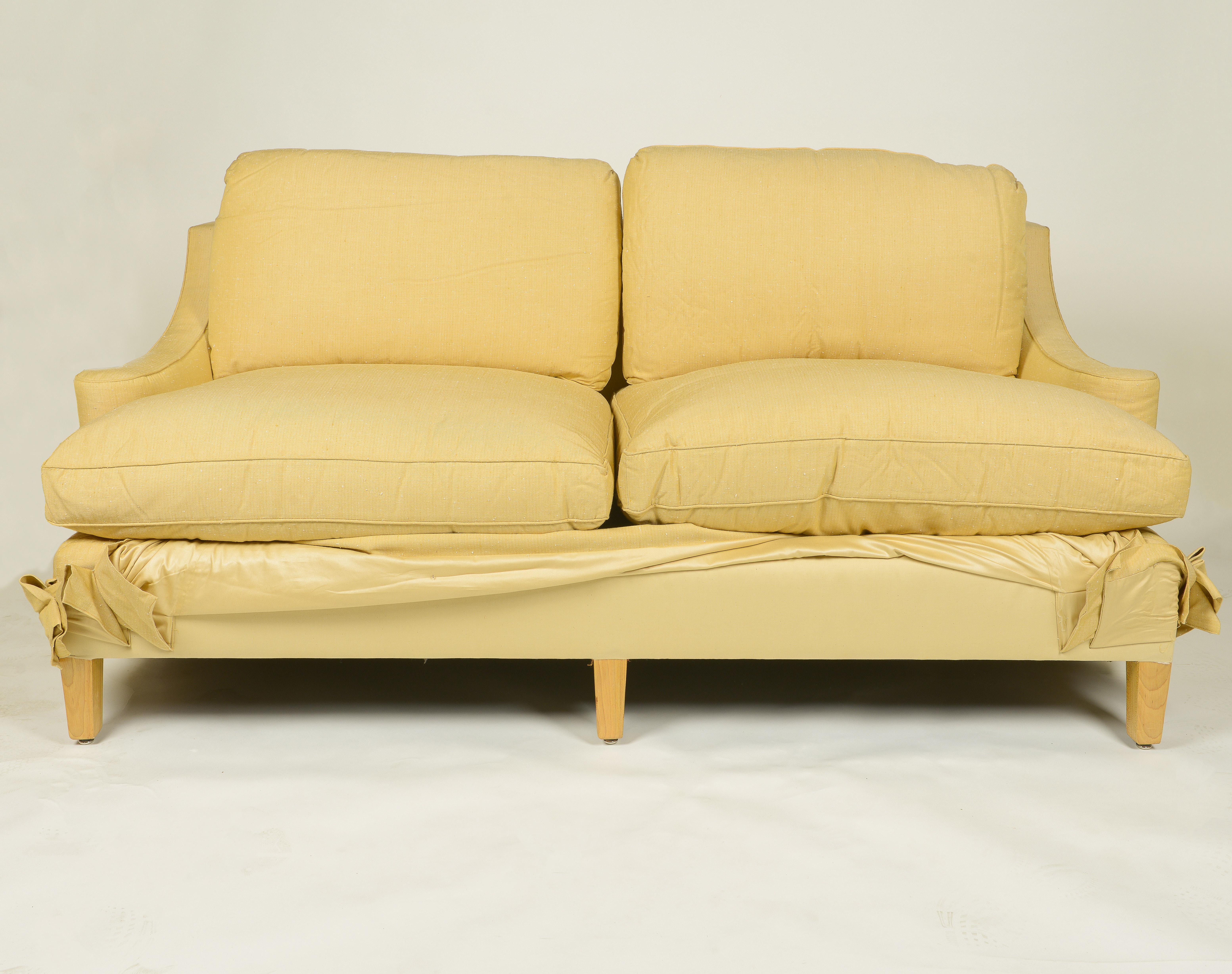 DeAngelis Silk Two-Seater Sofa In Excellent Condition For Sale In New York, NY
