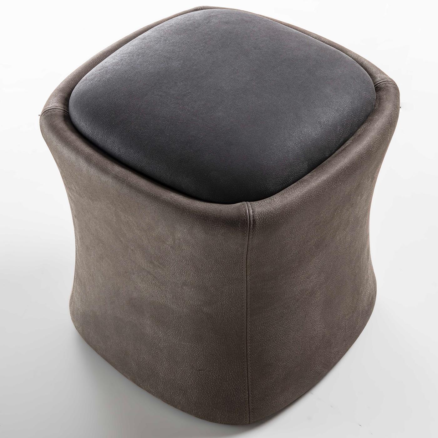 Dear Two Tone Brown Pouf In New Condition For Sale In Milan, IT