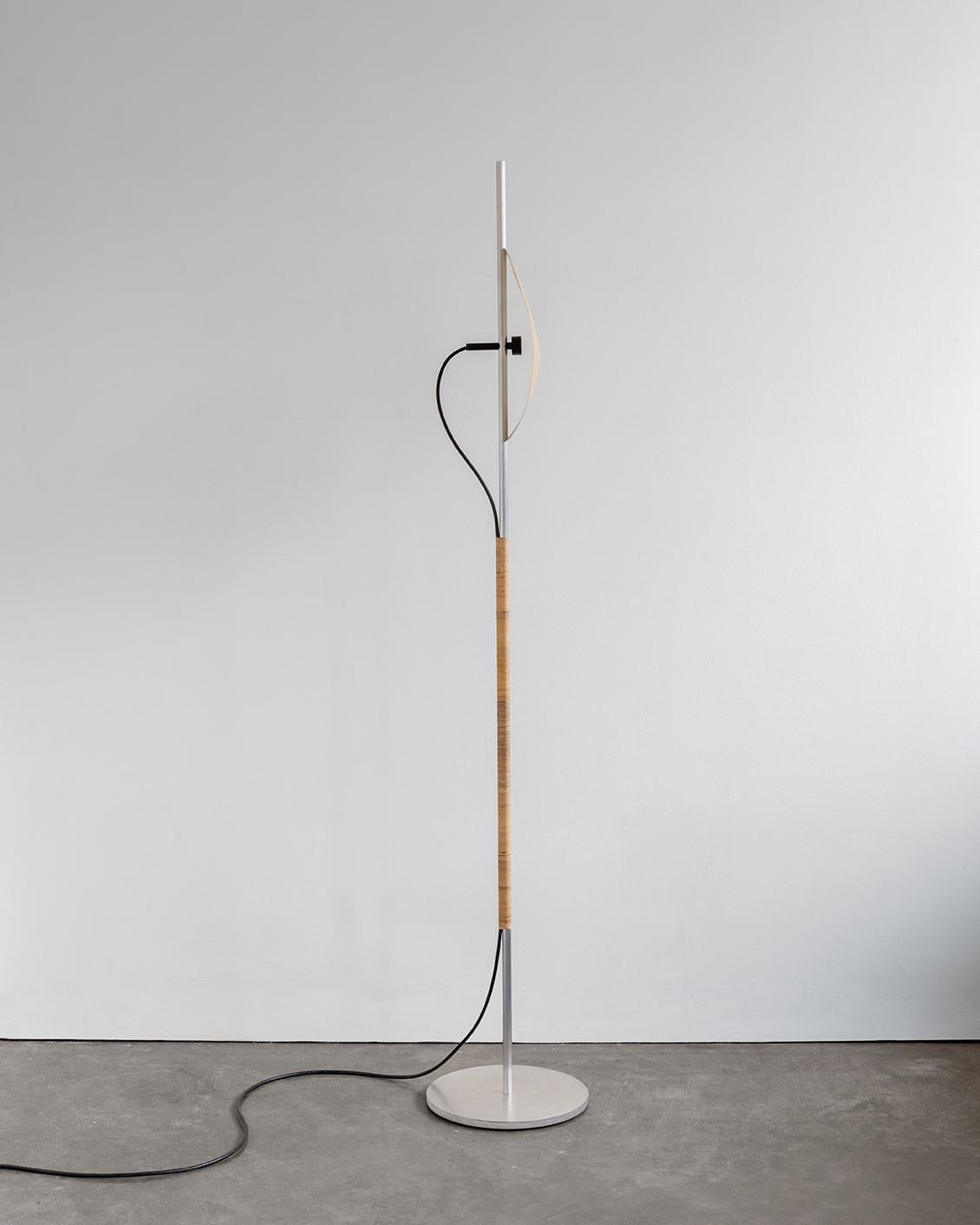 Deas Floor Lamp by Calen Knauf In New Condition For Sale In Geneve, CH