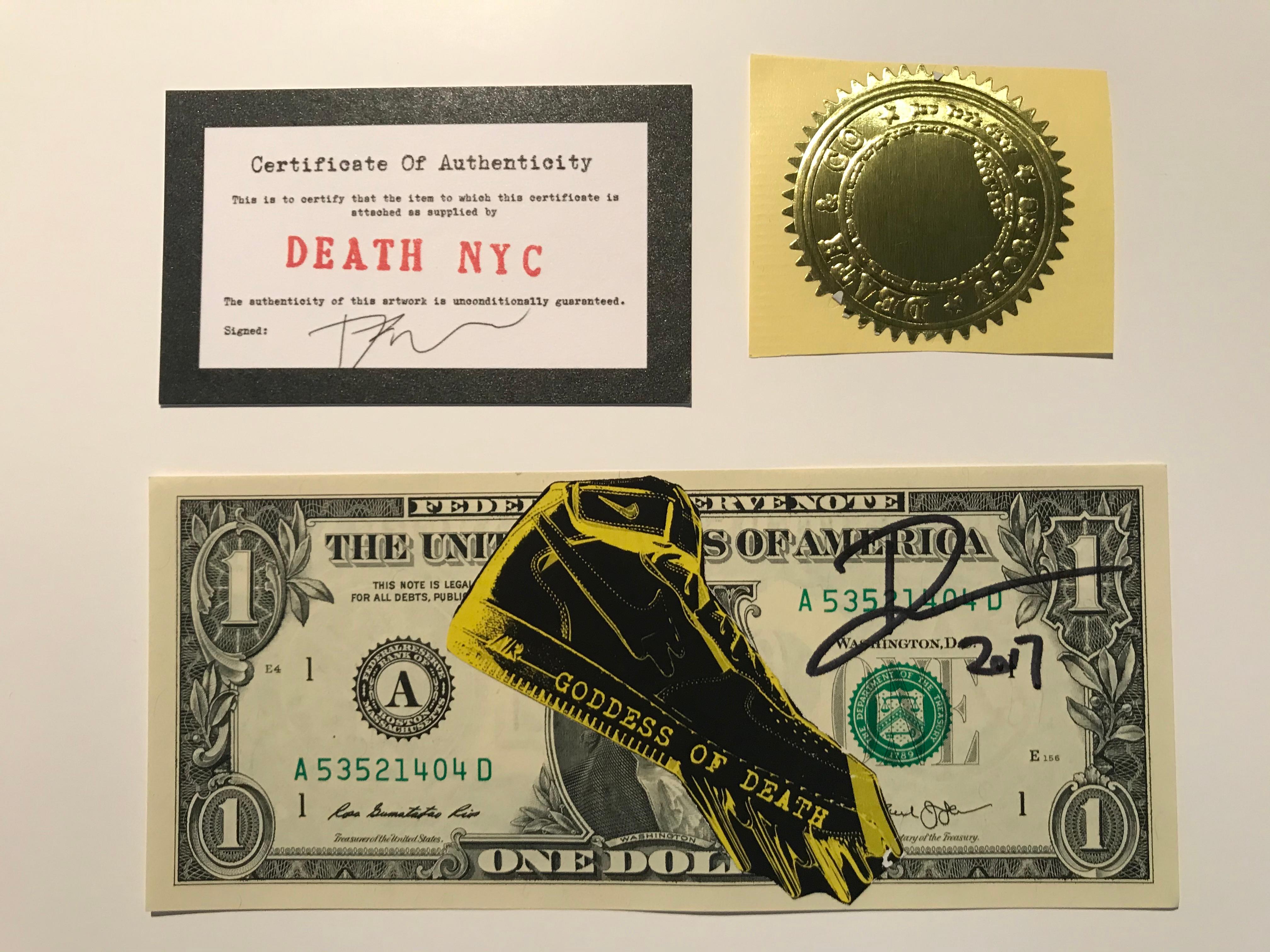 Death Nike

Rare dollar banknote  by Death NYC, 
Collage and marker. 
Signed and dated 2017 by the artist  Support: I $ banknote
  Size: 7 x 15.5 cm 

original artwork  In a perfect condition
with 2 certificates

99 euros