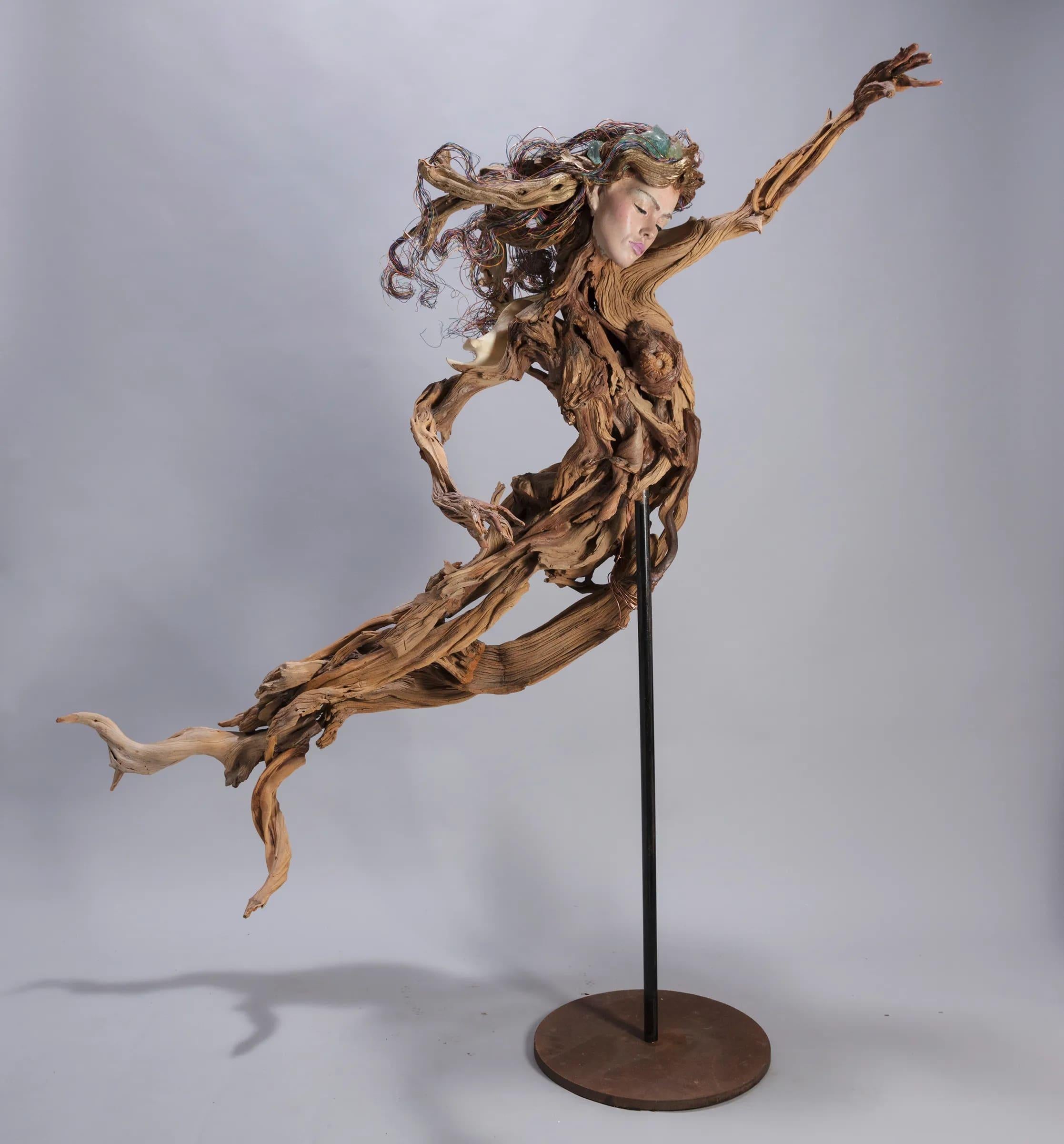Sculpture figurative surréaliste, Siren - Marron Figurative Sculpture par Debbie Korbel