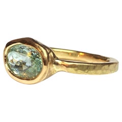 Anello Deborah Murdoch in oro blu Paraiba 18 carati