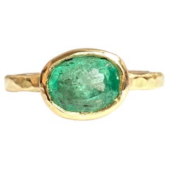 Deborah Murdoch 18 Karat Yellow Gold Oval 1.38 Carat Green Emerald Ring