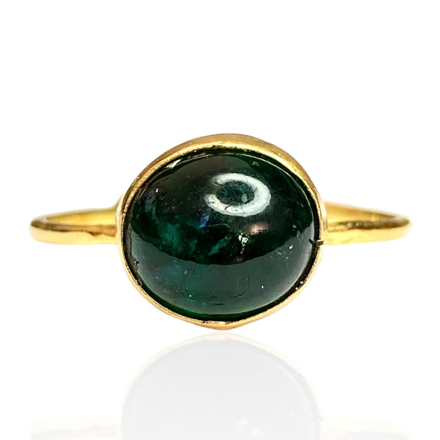 Contemporary Deborah Murdoch 18 Karat Yellow Gold Oval Green Emerald Love Knot Ring For Sale