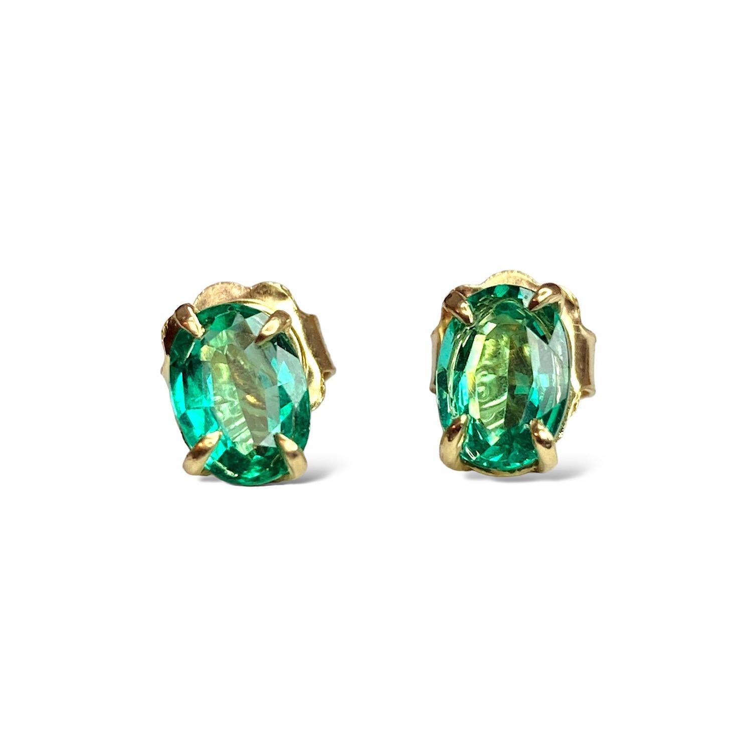 Contemporary Deborah Murdoch 18K Yellow Gold 1.32ct Emerald Earrings For Sale