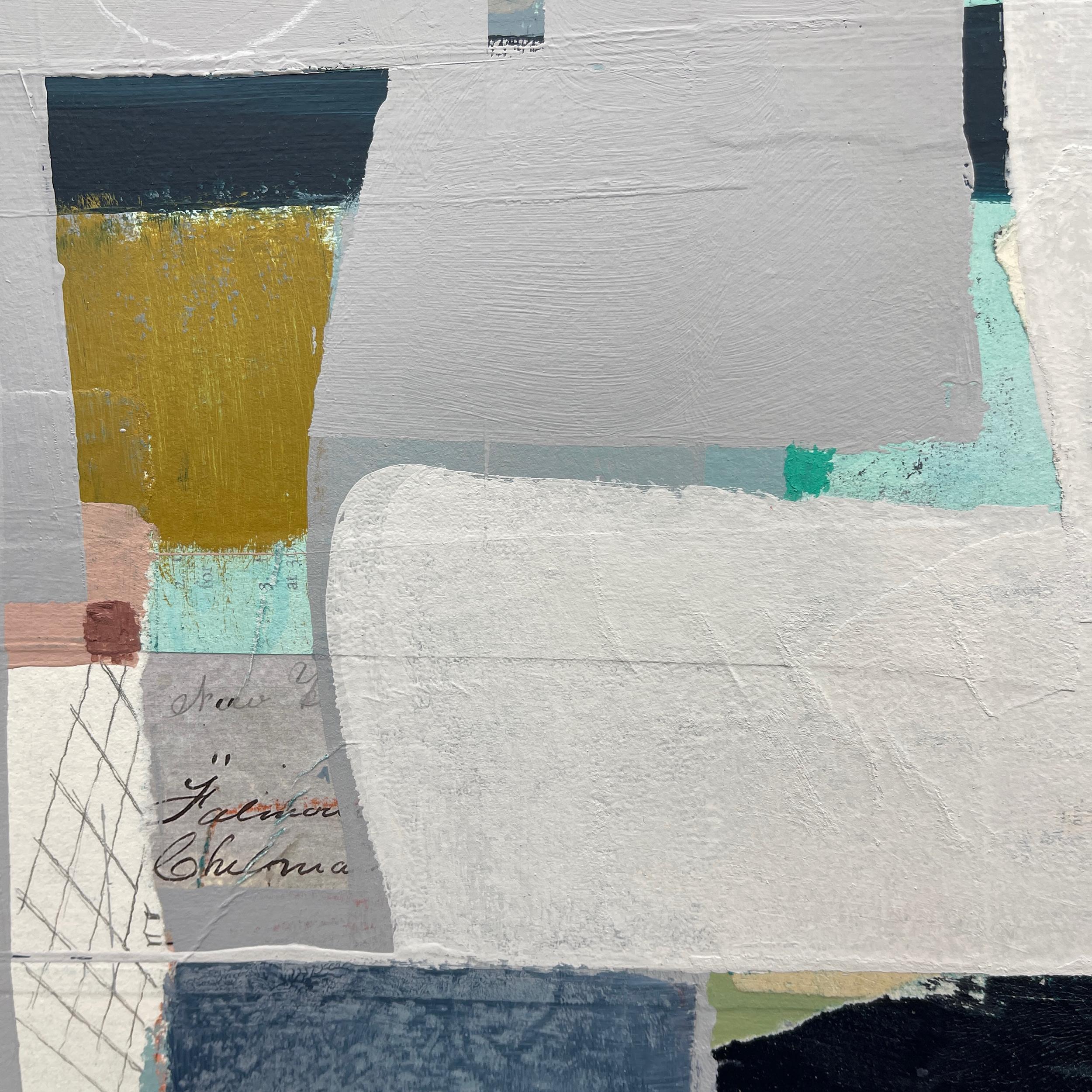 A Puzzlement – abstraktes blau-weiß-beige-beige-braunes Gemälde und Collage auf Tafel (Abstrakt), Mixed Media Art, von Deborah T. Colter