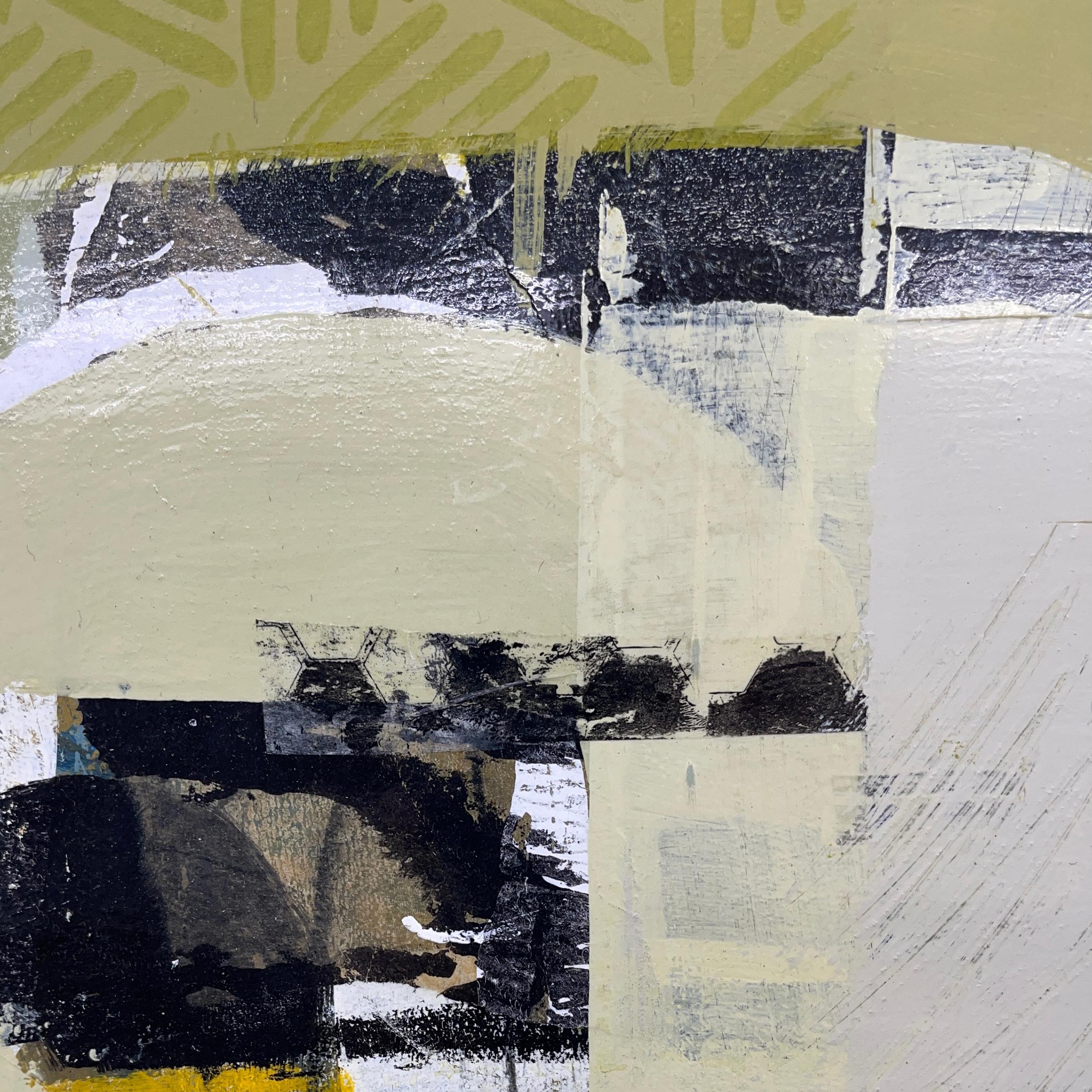 Far and Away – abstraktes Gemälde in Grün-Weiß-Beige und Collage auf Tafel (Abstrakt), Painting, von Deborah T. Colter