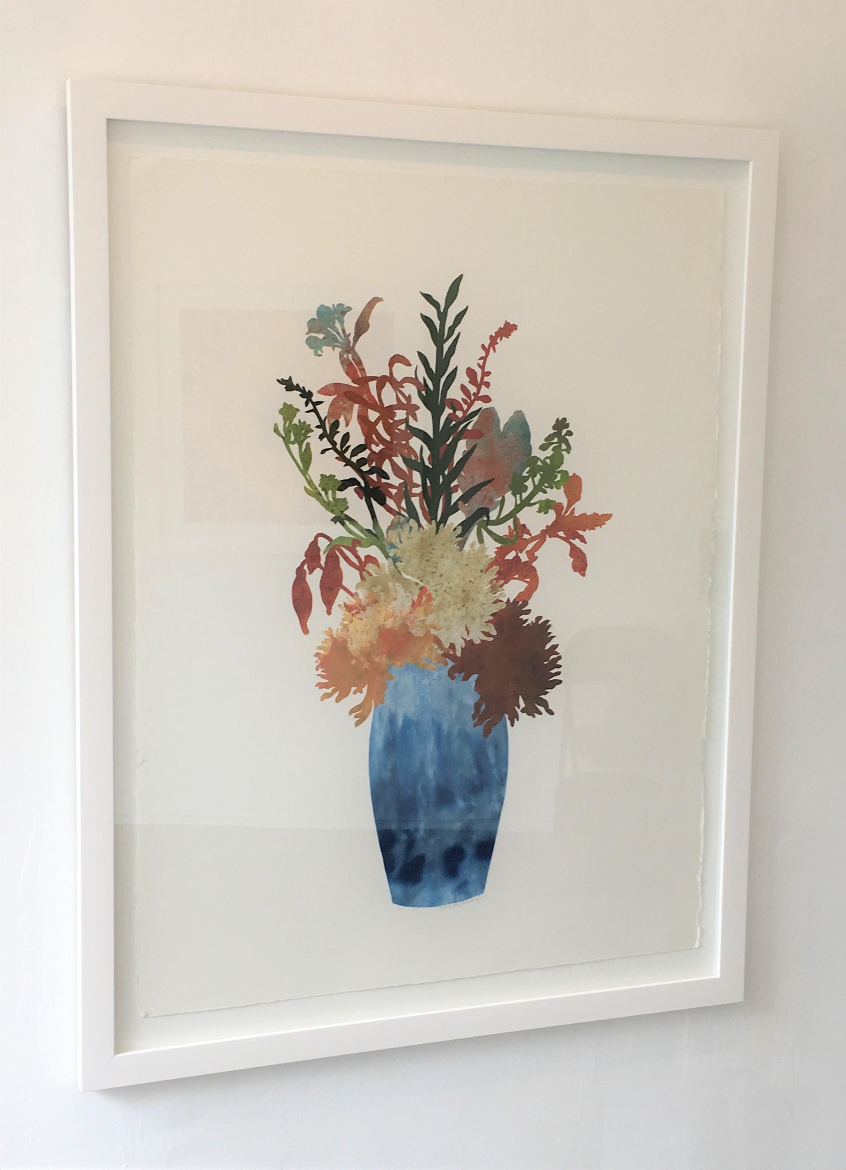 Still-Life Painting Deborah Weiss - Grandes fleurs n° 7, œuvre d'art botanique, bleue, collage, œuvre sur papier, florale, encadrée