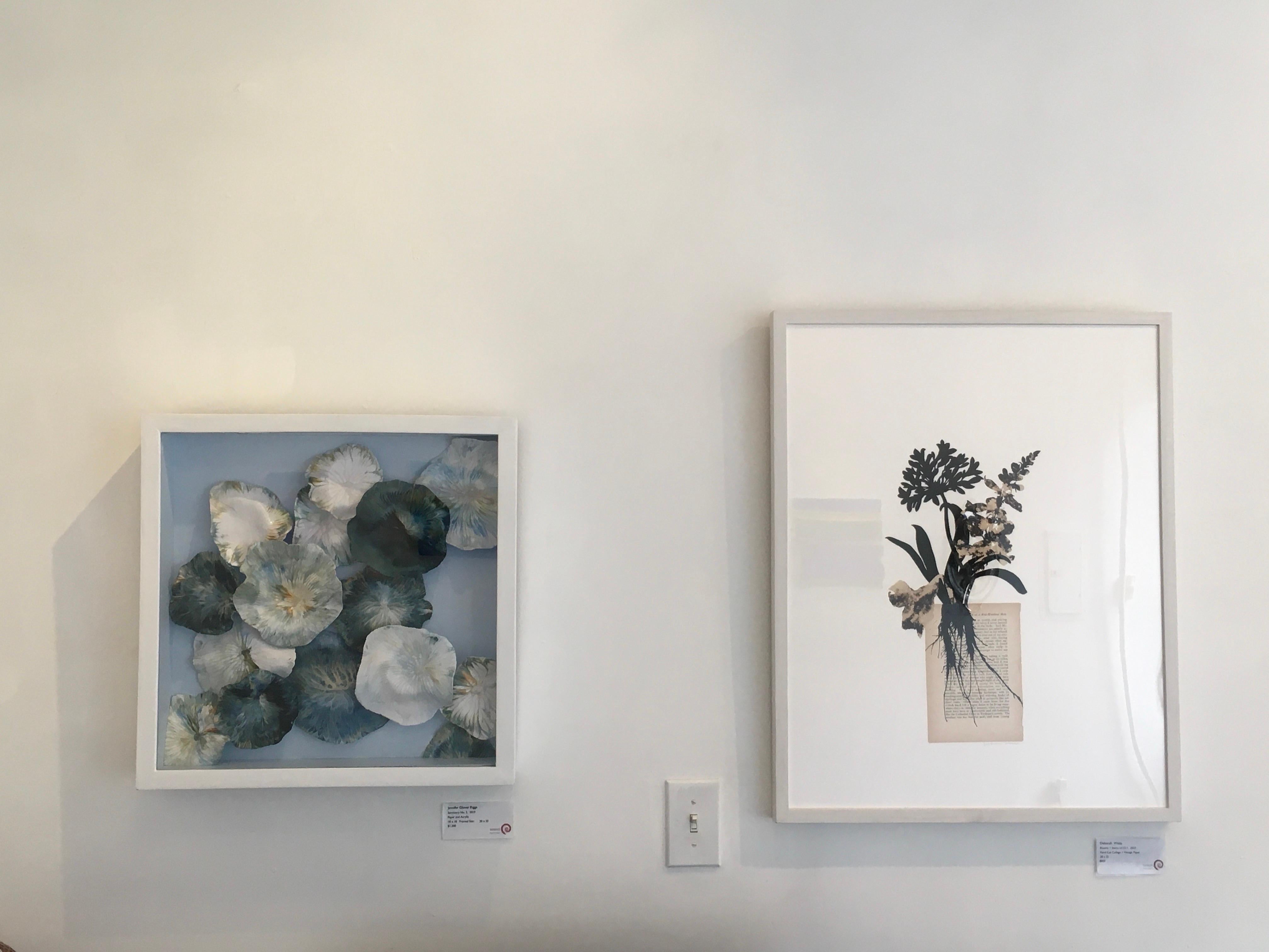Midnight Blooms No. 6, Handgeschnittene botanische Collage mit Vintage-Papier im Angebot 2