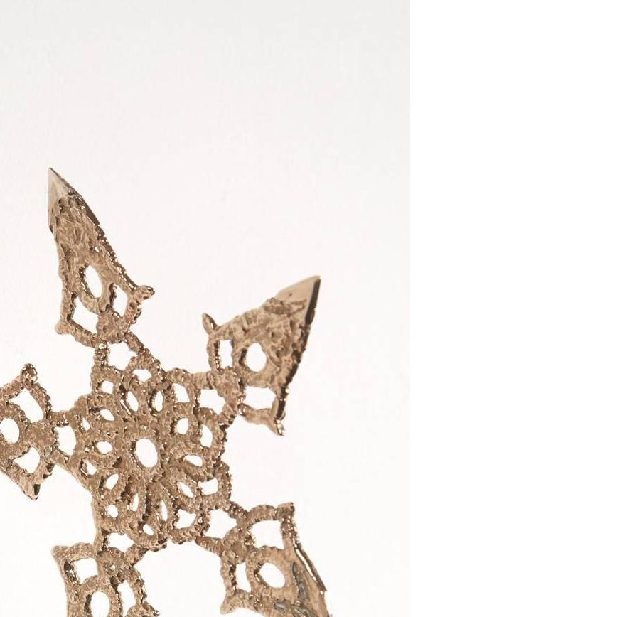  Debra Baxter, Lace Throwing Star, 2018, bronze For Sale 2