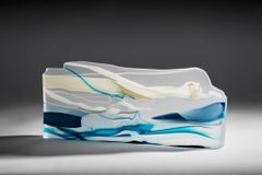 Schwebende, kilnförmige, hand polierte Glasskulptur aus Glas von Debra Jurss
