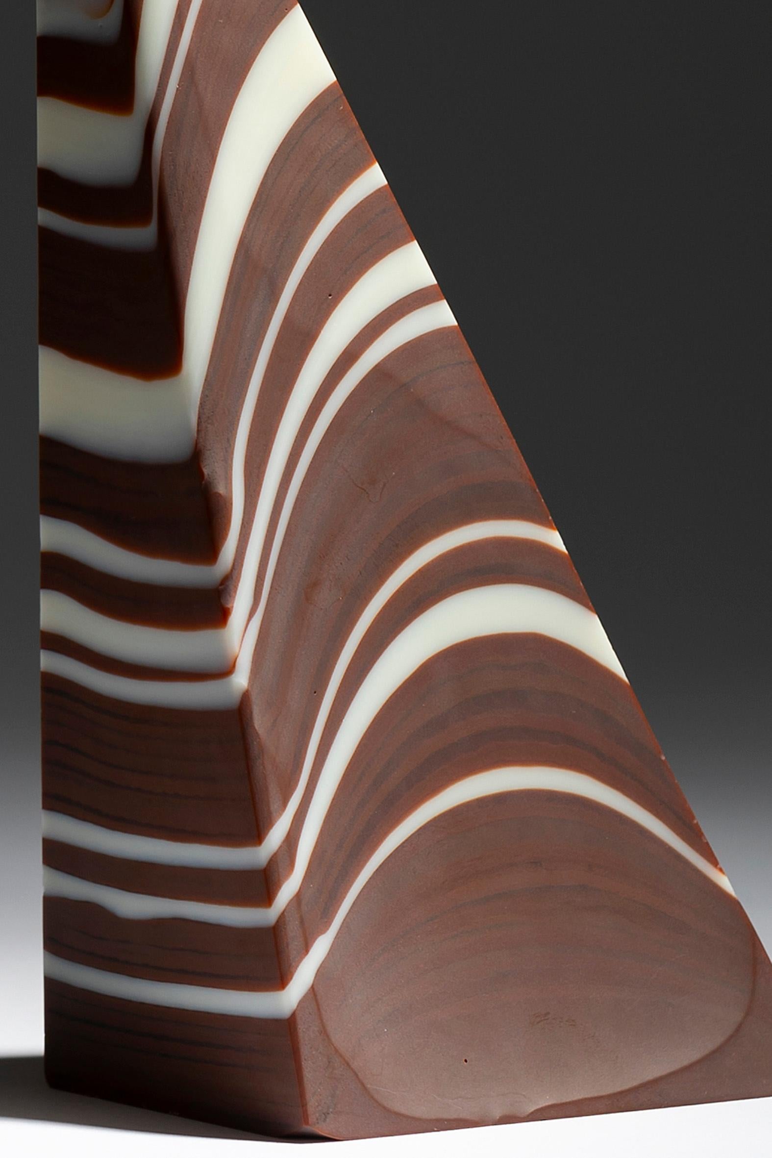 Latheron, scultura in vetro lavorato e lucidato a mano dell'australiana Debra Jurss in vendita 1