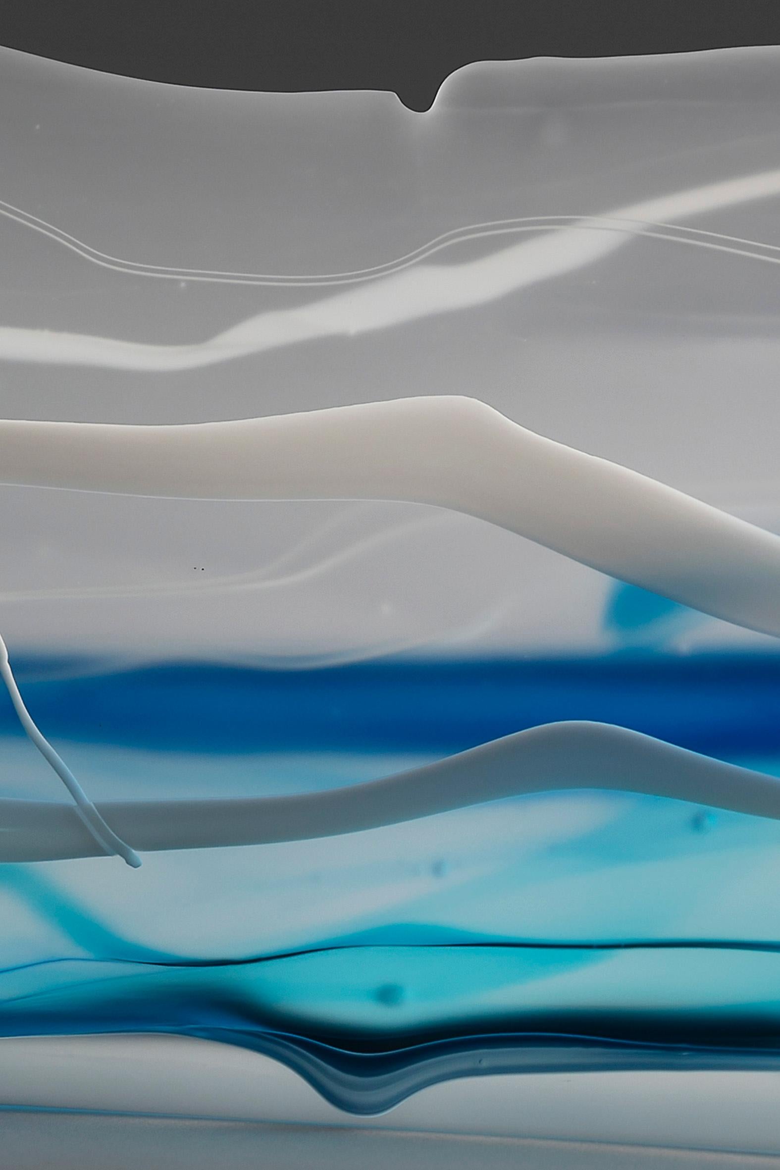 Trails, sculpture en verre façonnée au four de l'artiste verrier australien Debra Jursss en vente 1