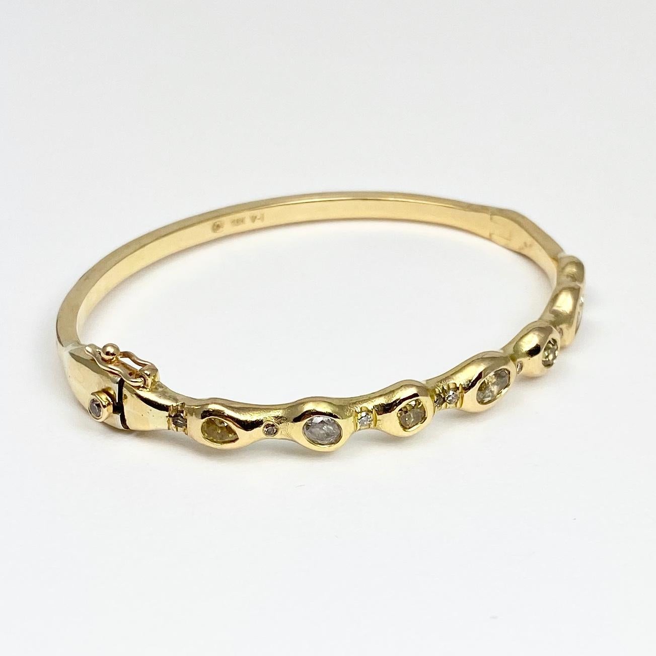 Artisan Debra Navarro Colored Diamonds and 18 Karat Yellow Gold Hinged Bangle Bracelet For Sale