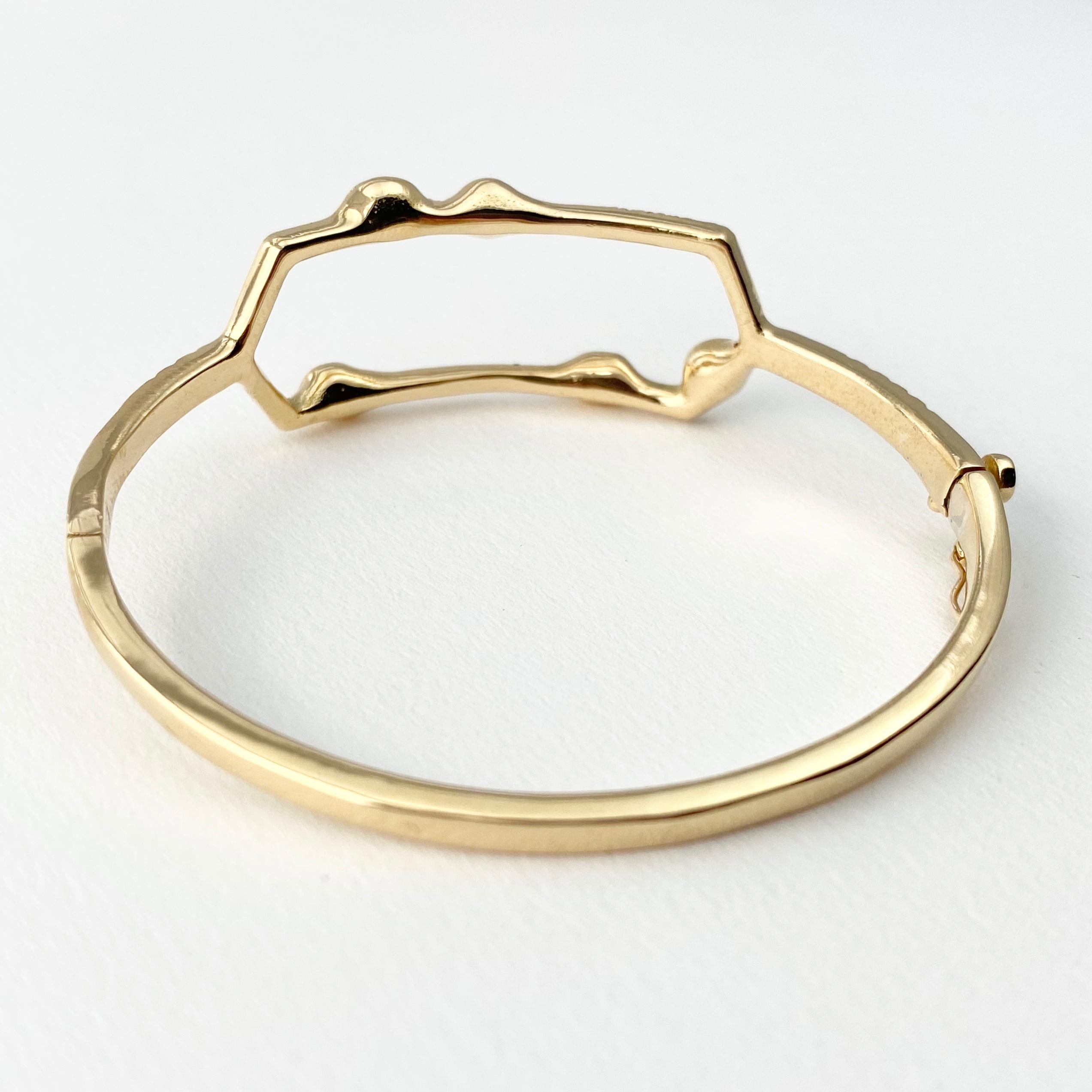 Debra Navarro Diamond and 18 Karat Yellow Gold Hexagon Hinged Bangle Bracelet In New Condition For Sale In Wichita, KS