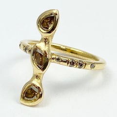 Debra Navarro Three Diamond and 18 Karat Yellow Gold Line Band Ring 0.97 Carat