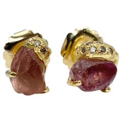 Debra Navarro Rough Malaya Garnet and Diamond 18 Karat Yellow Gold Stud Earrings