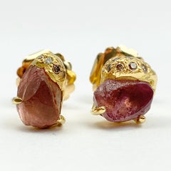 Debra Navarro Rough Malaya Garnet and Diamond 18 Karat Yellow Gold Stud Earrings