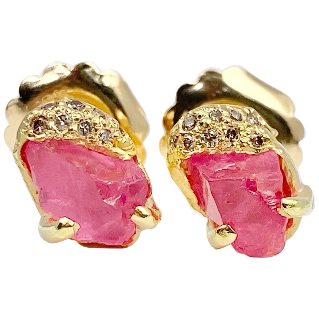 Debra Navarro Natural Pink Spinel and Diamond 18 Karat Yellow Gold Stud Earrings For Sale