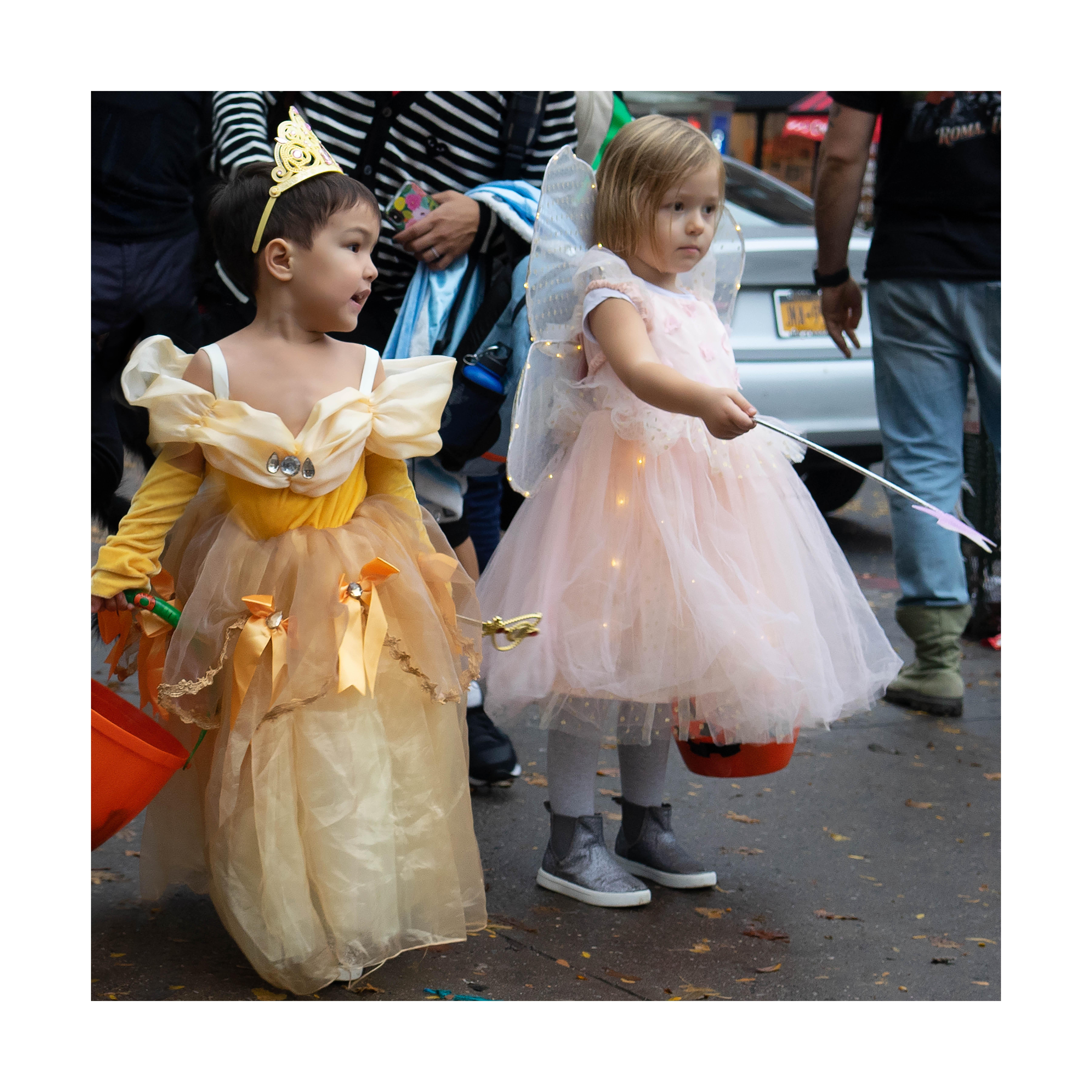 Debra Pearlman, Gelbes Kleid, Archivalischer Pigmentdruck, 3er-Set, Fotografie im Angebot 2