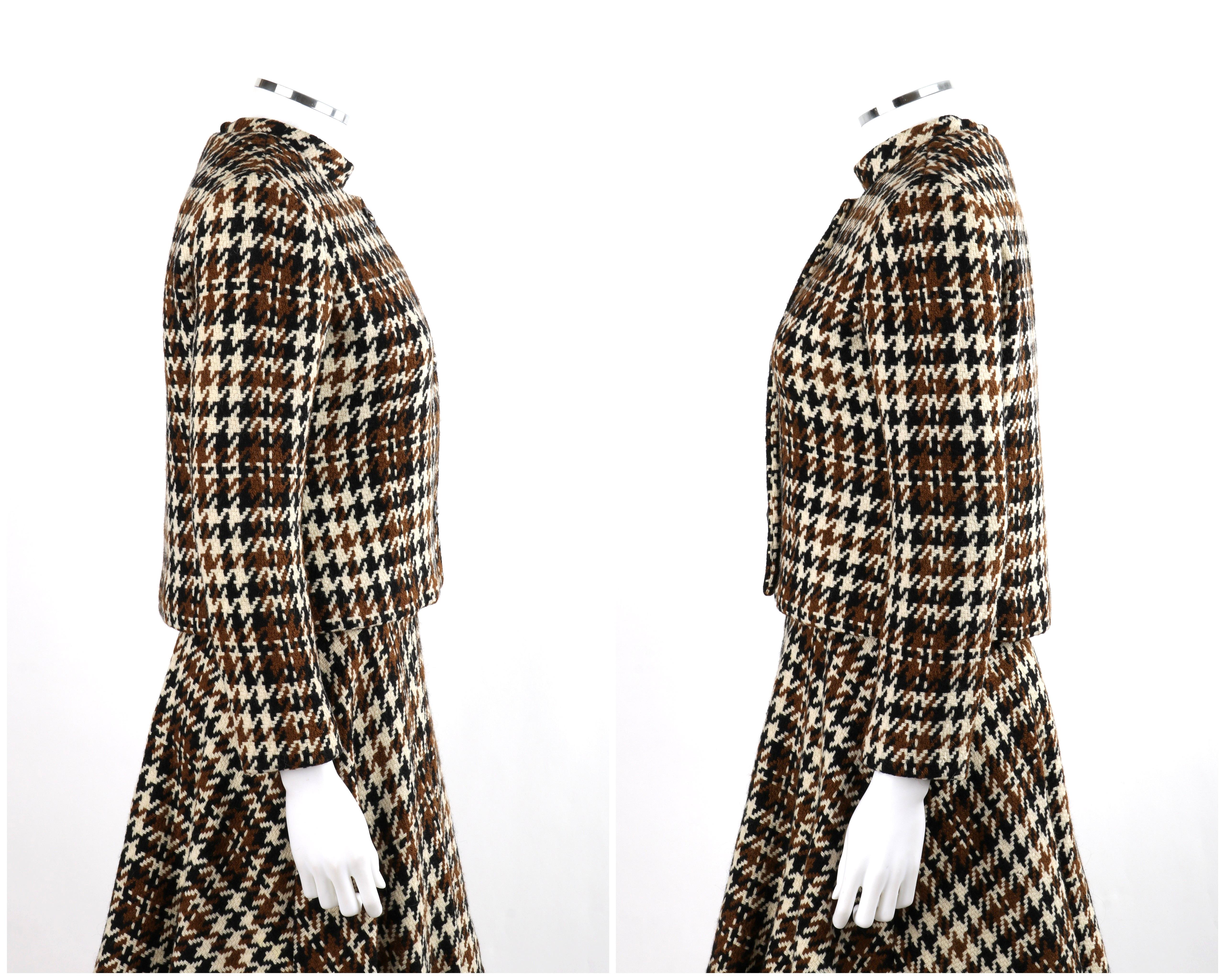 DEBSHIRE ORIGINAL c.1960’s Multicolor Houndstooth Knit A-Line Dress Jacket Set In Fair Condition In Thiensville, WI