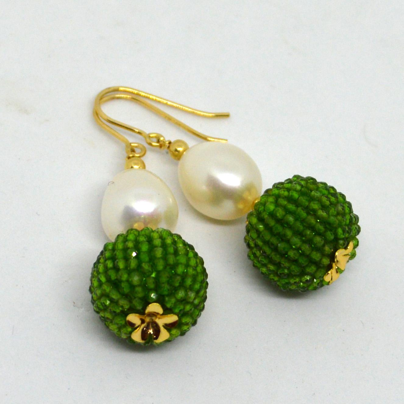 Contemporary Decadent Jewels Chrome Diopside Fresh Water Pearl Gold Drop Earrings For Sale