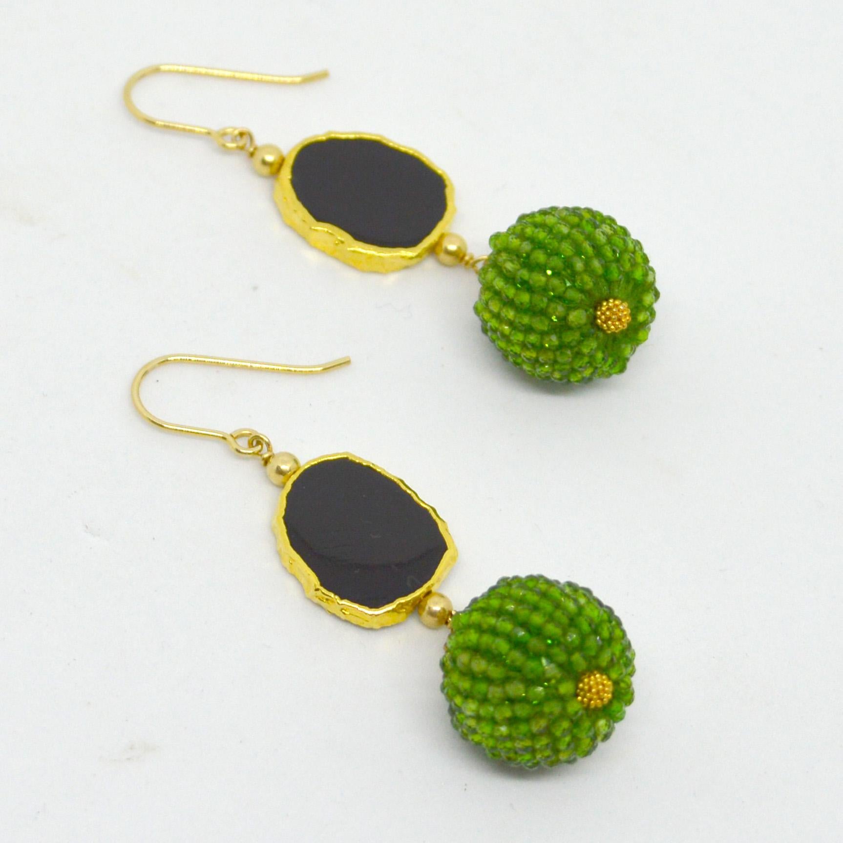 Decadent Jewels Chrome Diopside Onyx Gold Drop Earrings In New Condition For Sale In Sydney, AU