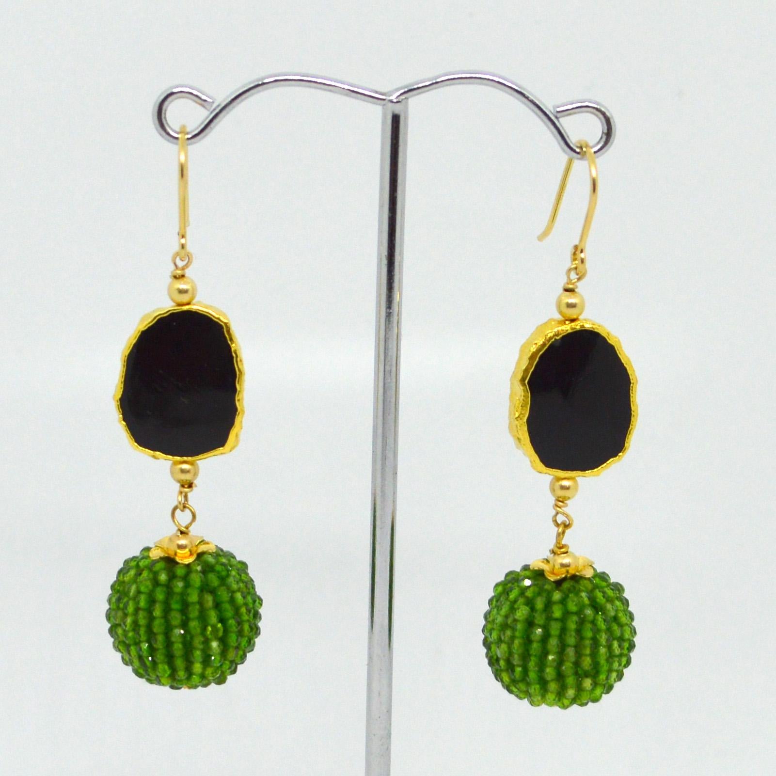 Women's Decadent Jewels Chrome Diopside Onyx Gold Drop Earrings For Sale