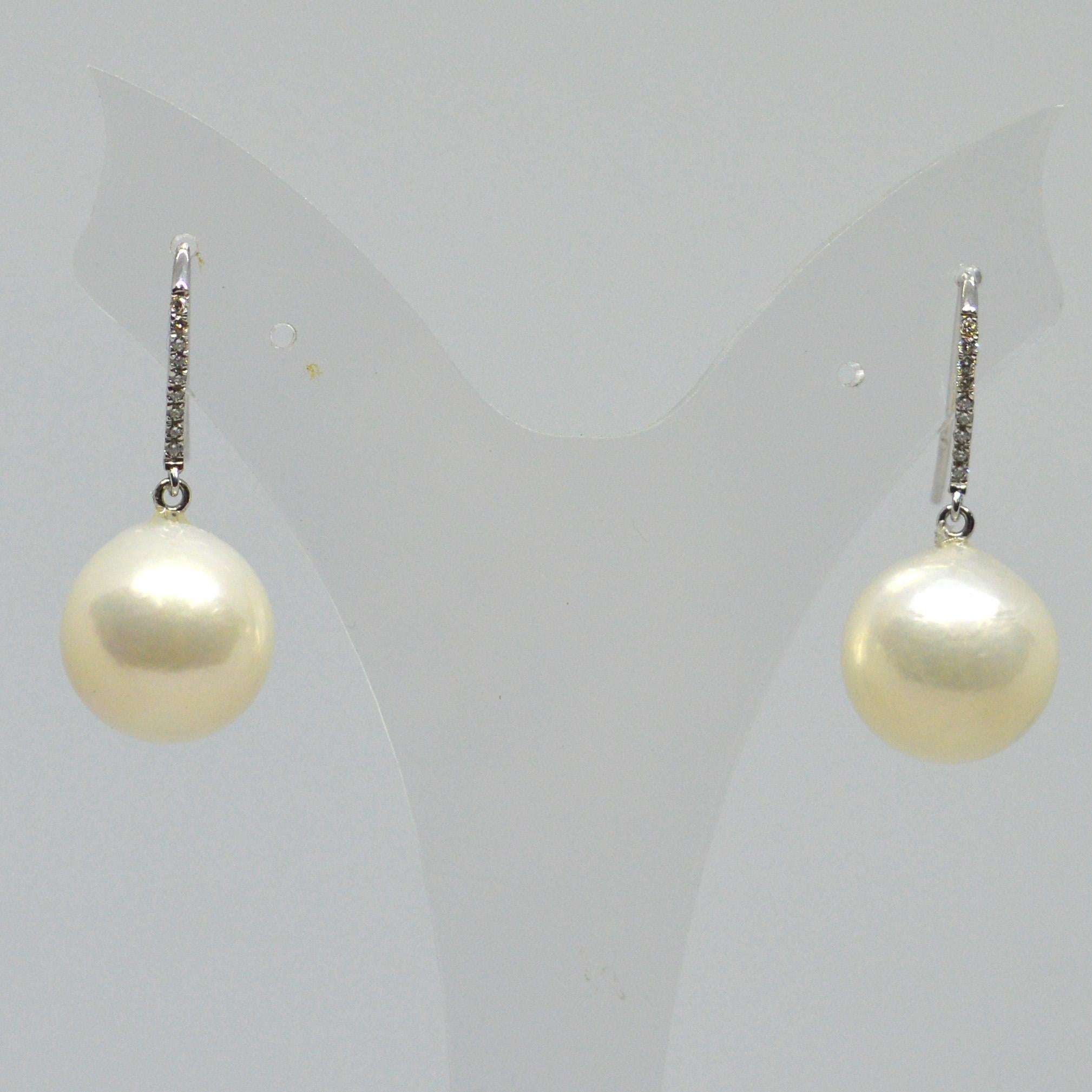 Decadent Jewels Diamond Pearl 18 Karat Gold Earrings In New Condition In Sydney, AU