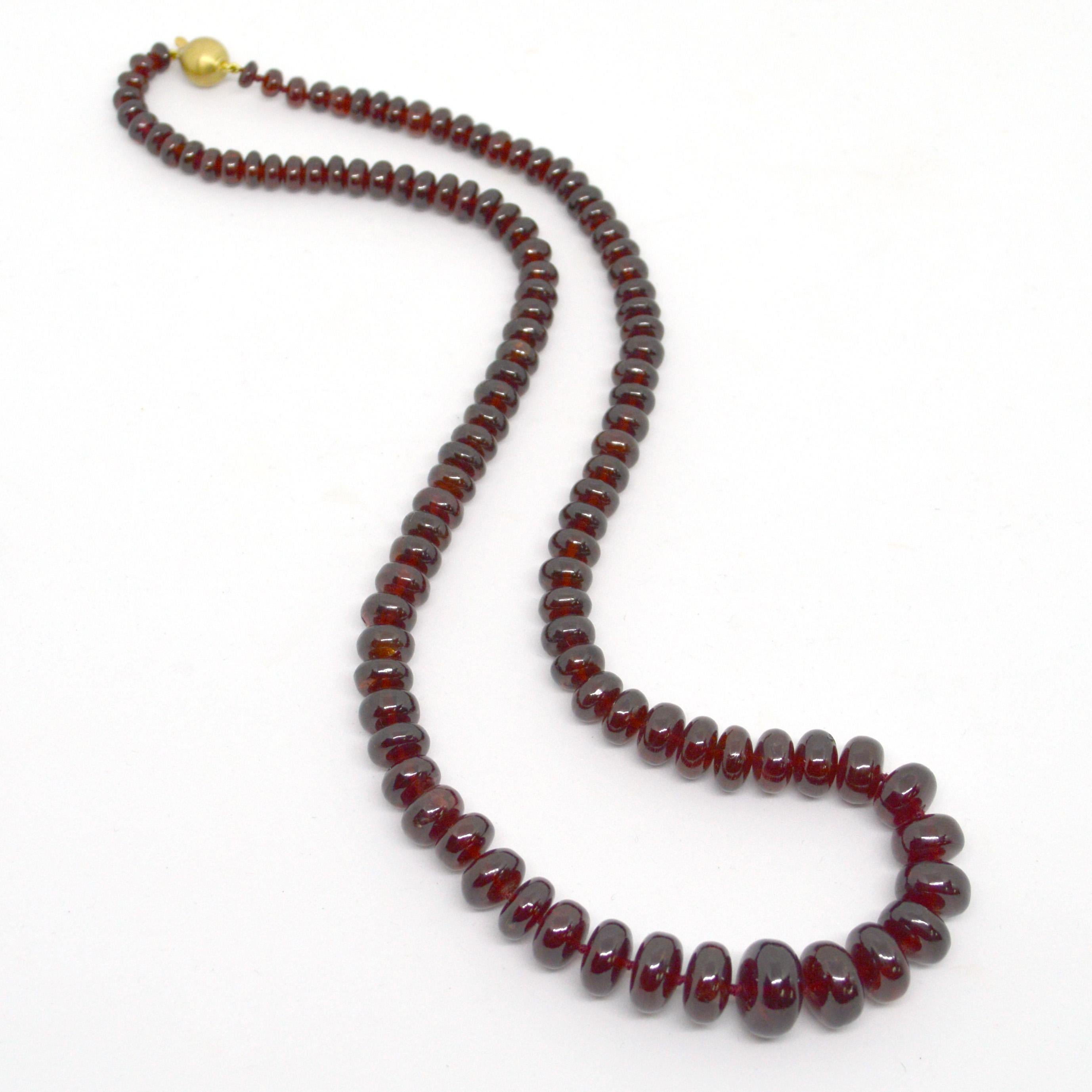 Modern Decadent Jewels Graduated Garnet 14 Karat Gold Necklace
