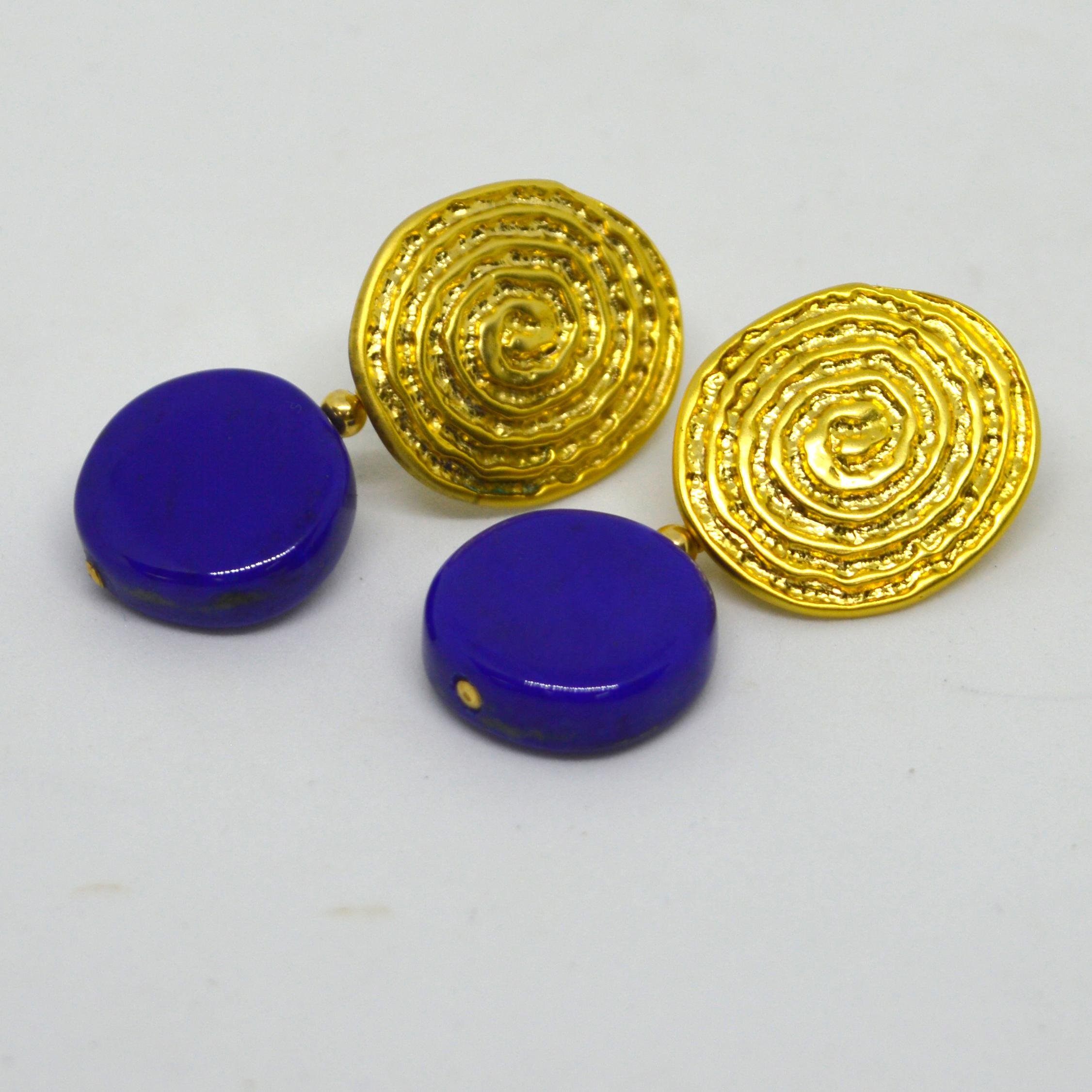 Contemporary Decadent Jewels Lapis Lazuli Coil Gold Stud Earrings For Sale