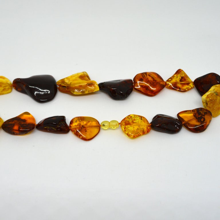 Decadent Jewels Large Natural Graduated Baltic Amber Necklace In New Condition For Sale In Sydney, AU