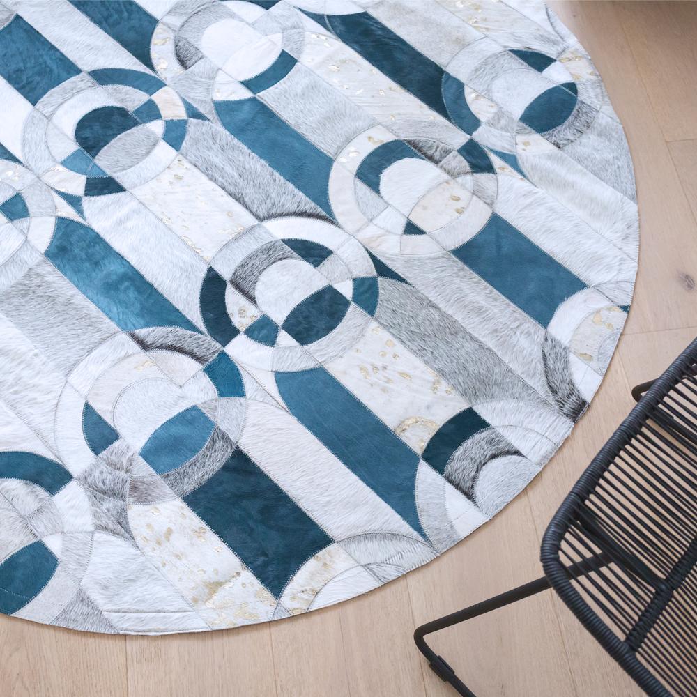 Decadent New Customizable Curvo Jade Cowhide Rug Round Small For Sale 3
