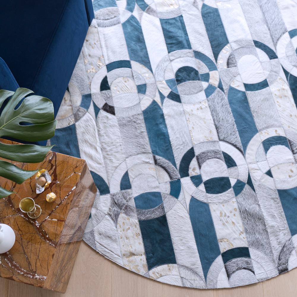 Decadent New Customizable Curvo Jade Cowhide Rug Round Small For Sale 1