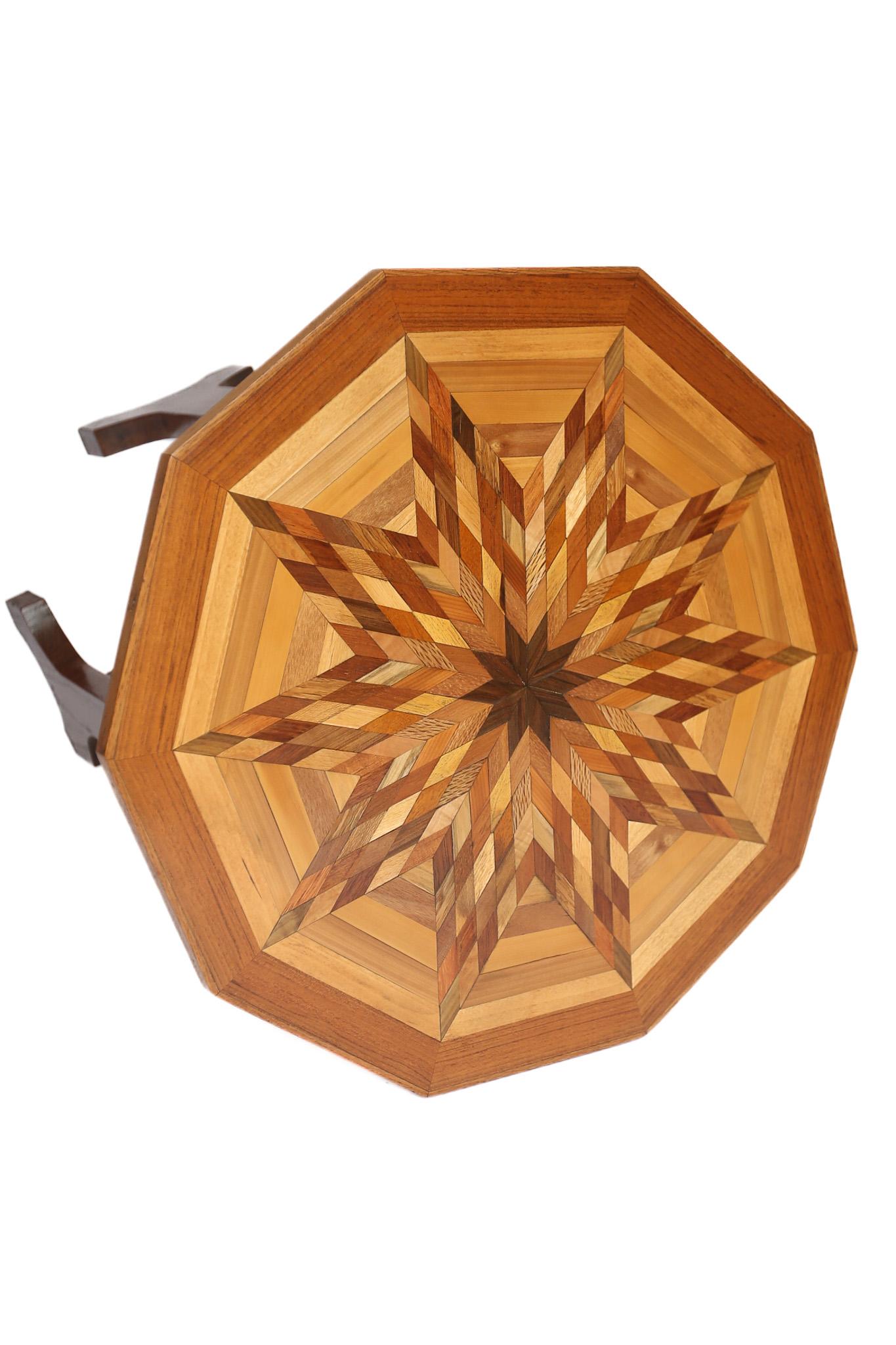 Decagon Shape Specimen wood  inlaid Lamp Table By Lebus en Bueno estado para la venta en Dereham, GB