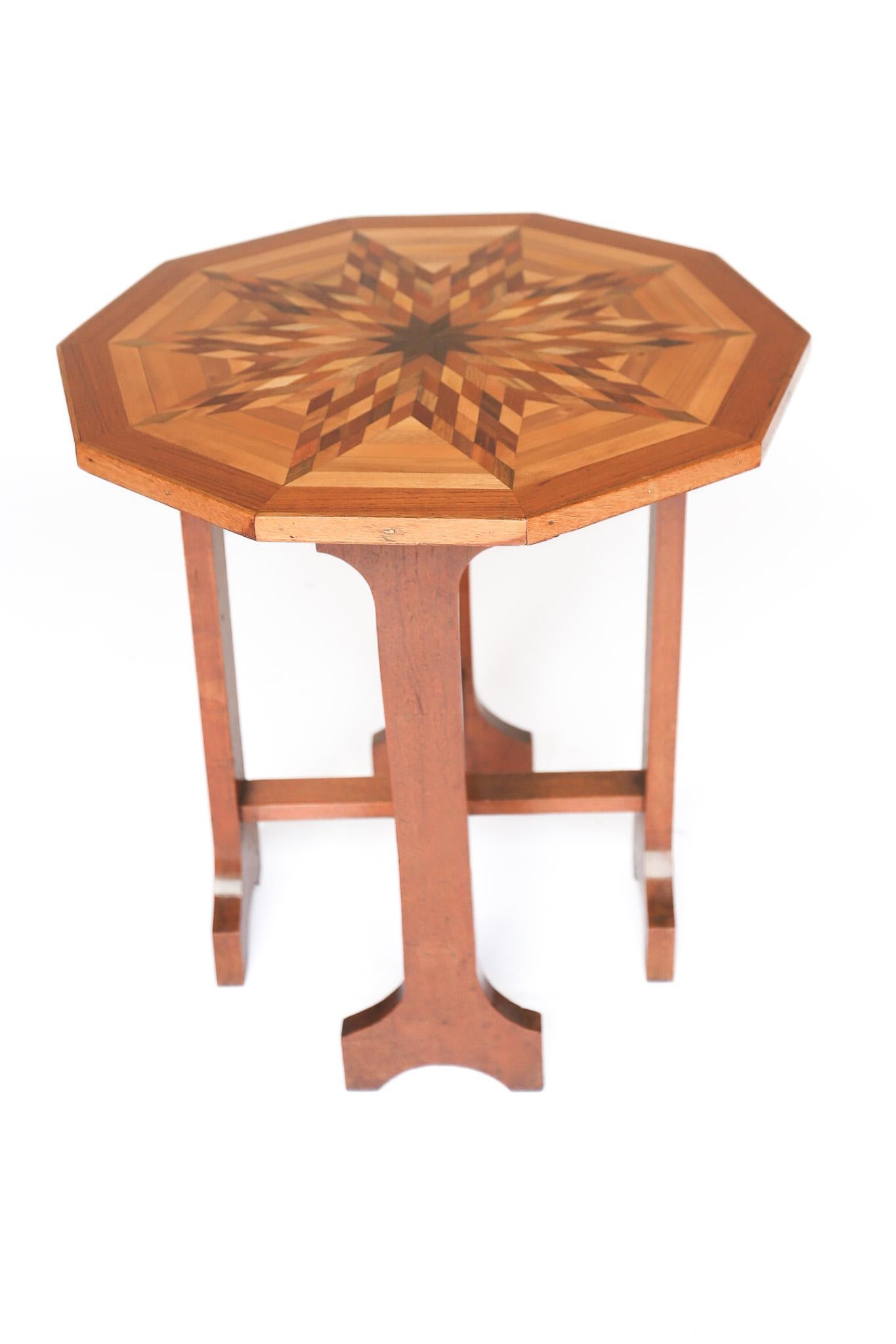 Decagon Shape Specimen wood  inlaid Lamp Table By Lebus Teca en venta