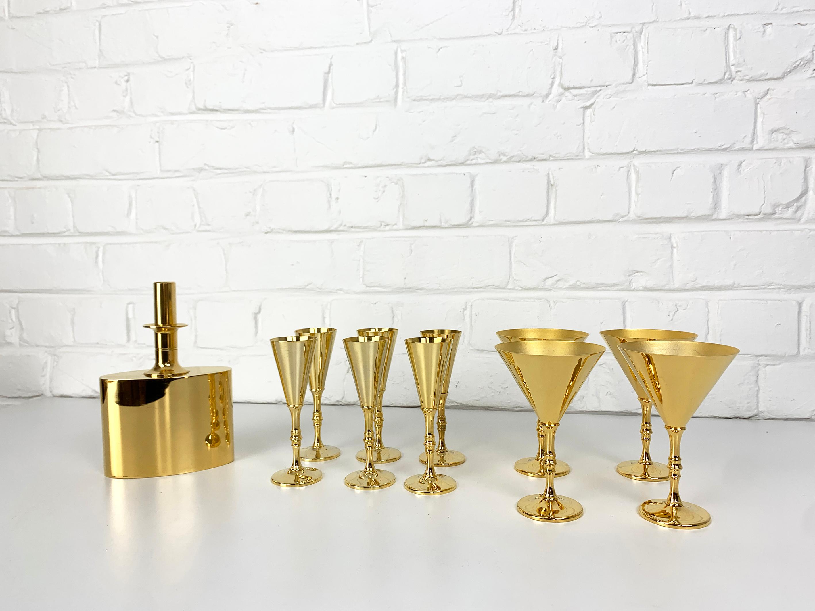 Dekanter und 10 Gläser aus vergoldetem Messing, Pierre Forsell für Skultuna, 1960er Jahre (Skandinavische Moderne) im Angebot