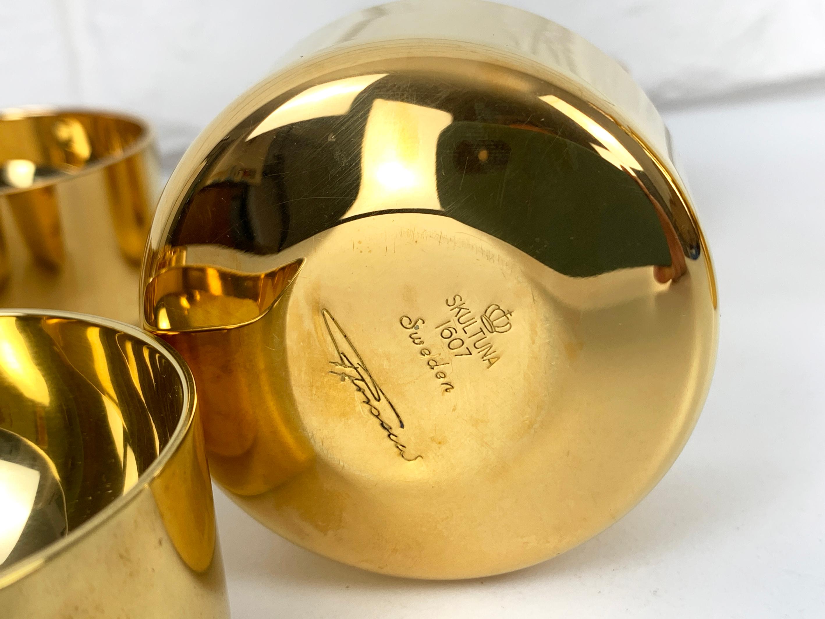 Decanter & 12 bowls in gold plated brass, Pierre Forsell for Skultuna, 1960s For Sale 1