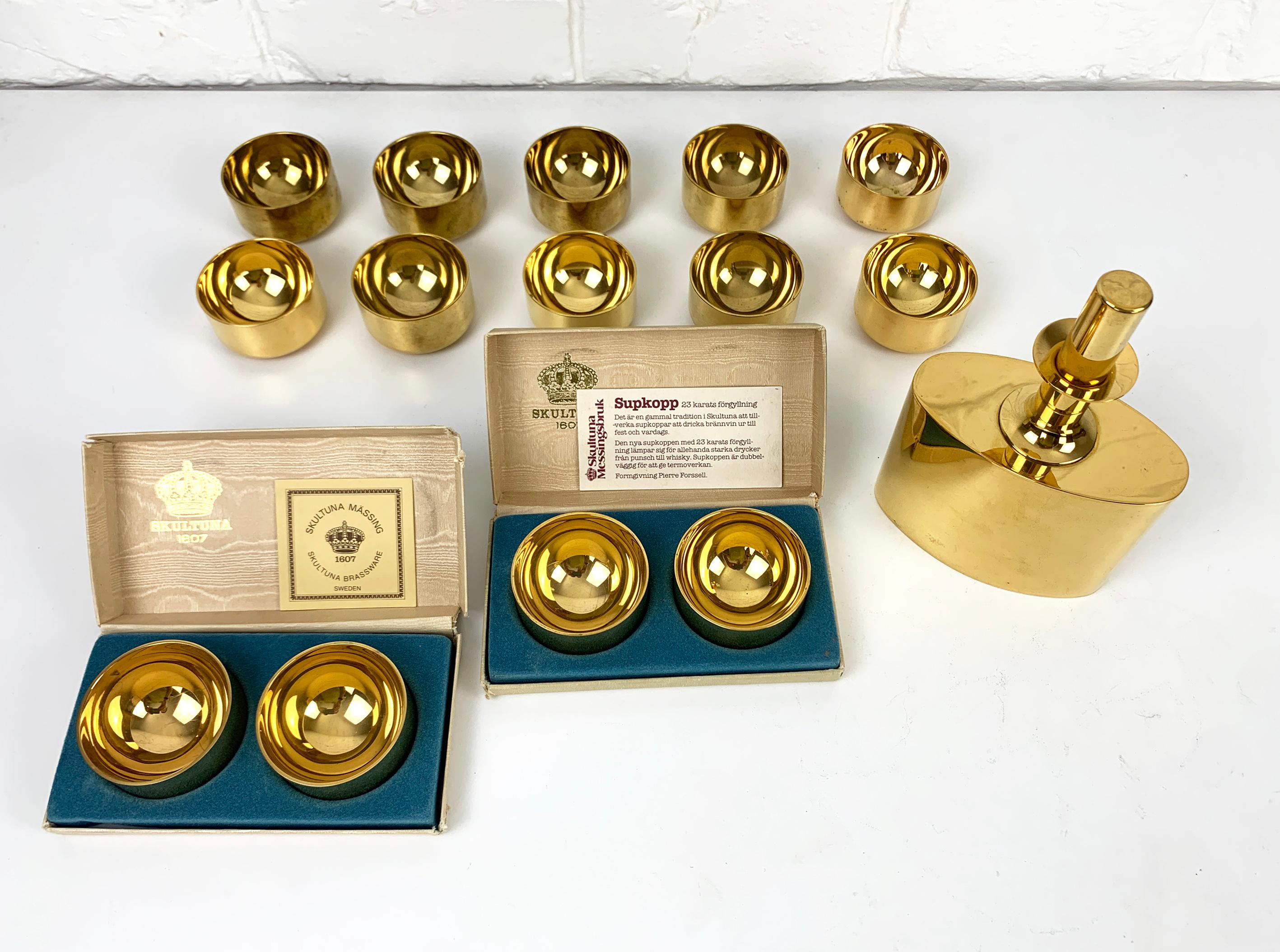 Decanter & 14 bowls in gold plated brass, Pierre Forsell for Skultuna, 1960s 5