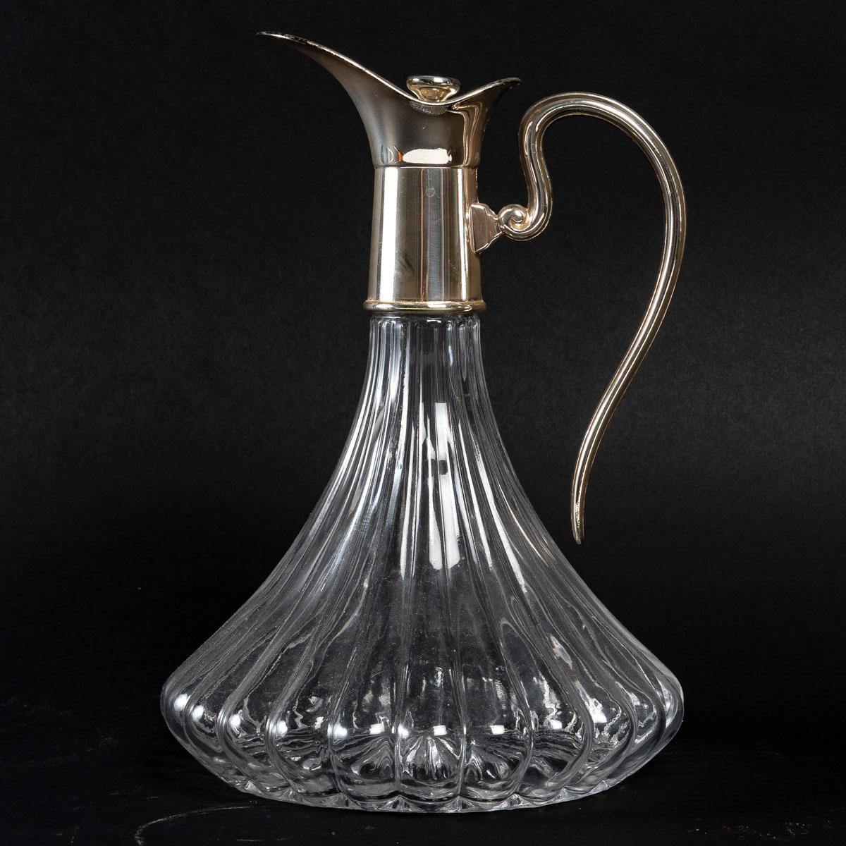 Decanter and Its Stopper, 20th Century In Good Condition In Saint-Ouen, FR
