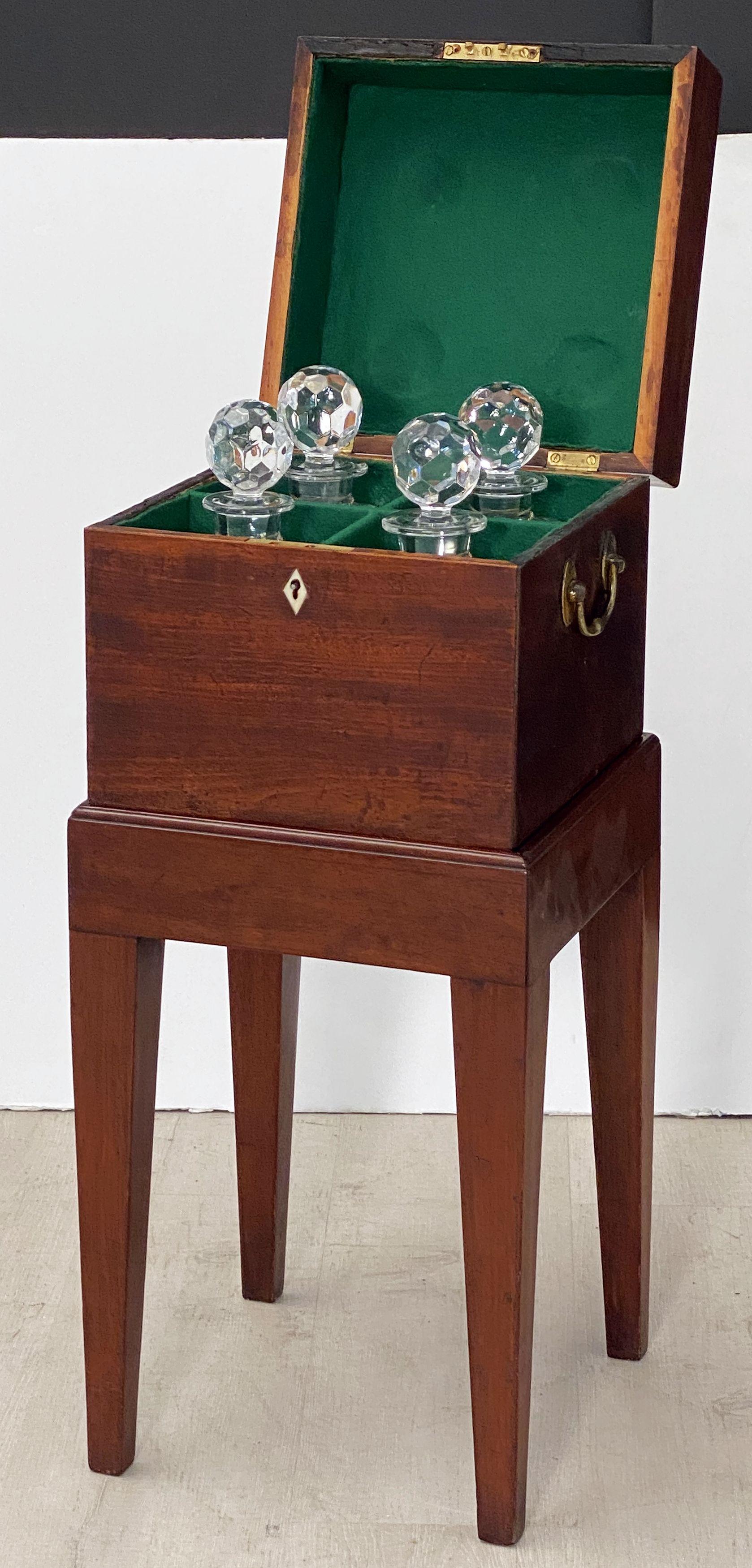 Decanter Box Carrier on Stand of Mahogany from England 5