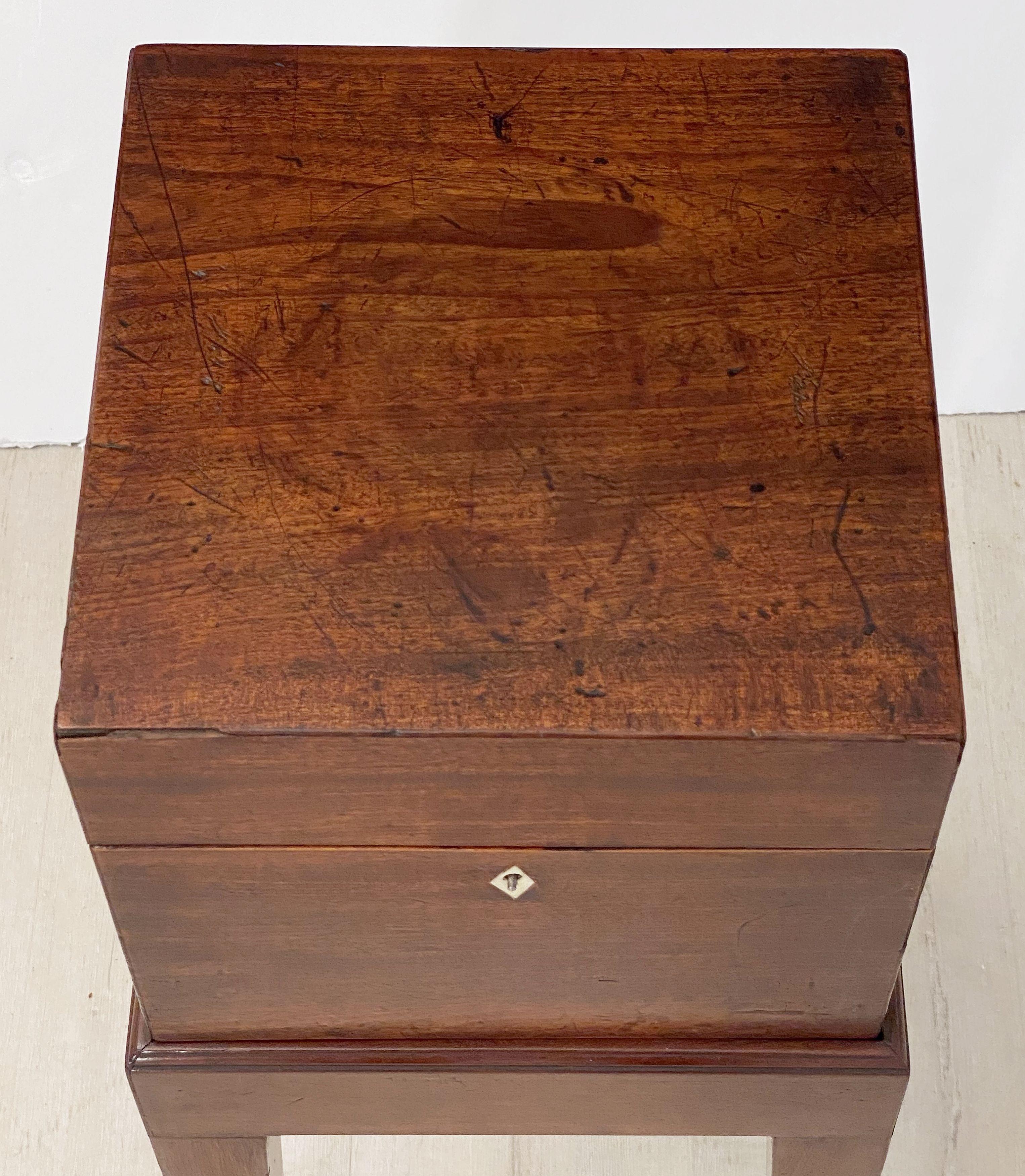 20th Century Decanter Box Carrier on Stand of Mahogany from England
