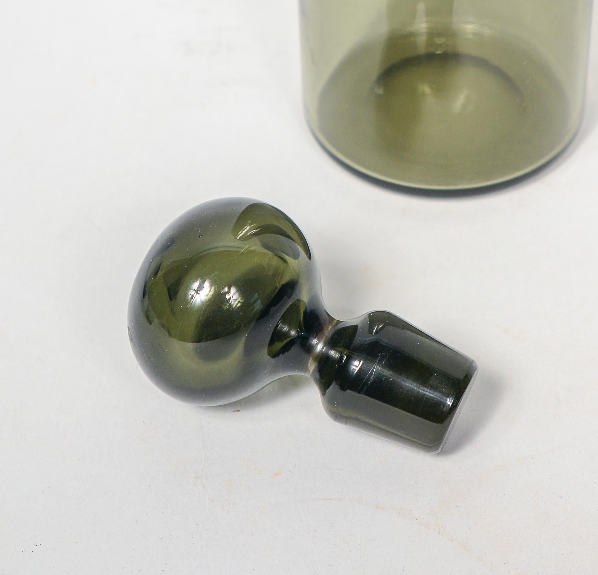 Decanter by Saara Hopea with Kaj Franck Kartio Glasses (20. Jahrhundert) im Angebot