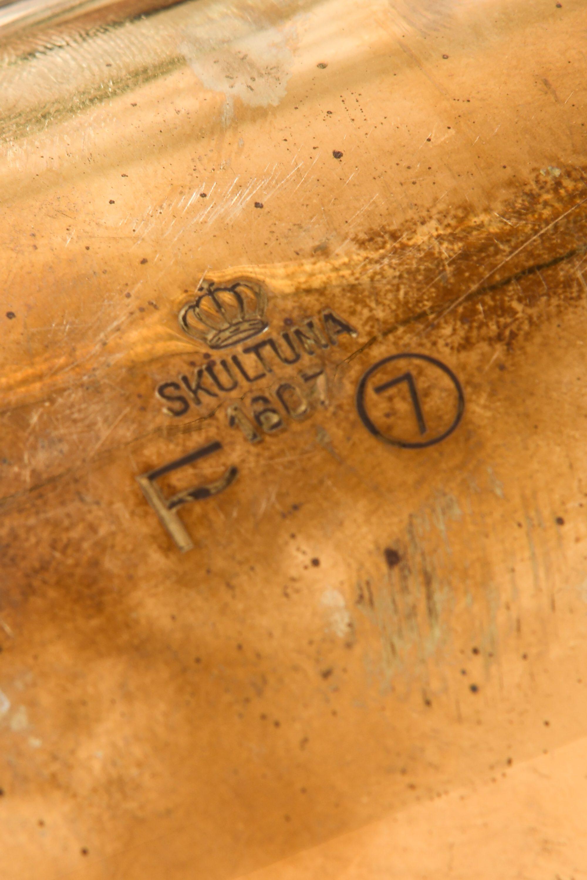 Dekanter aus Messing von Pierre Forsell, 1950er Jahre (Moderne der Mitte des Jahrhunderts) im Angebot