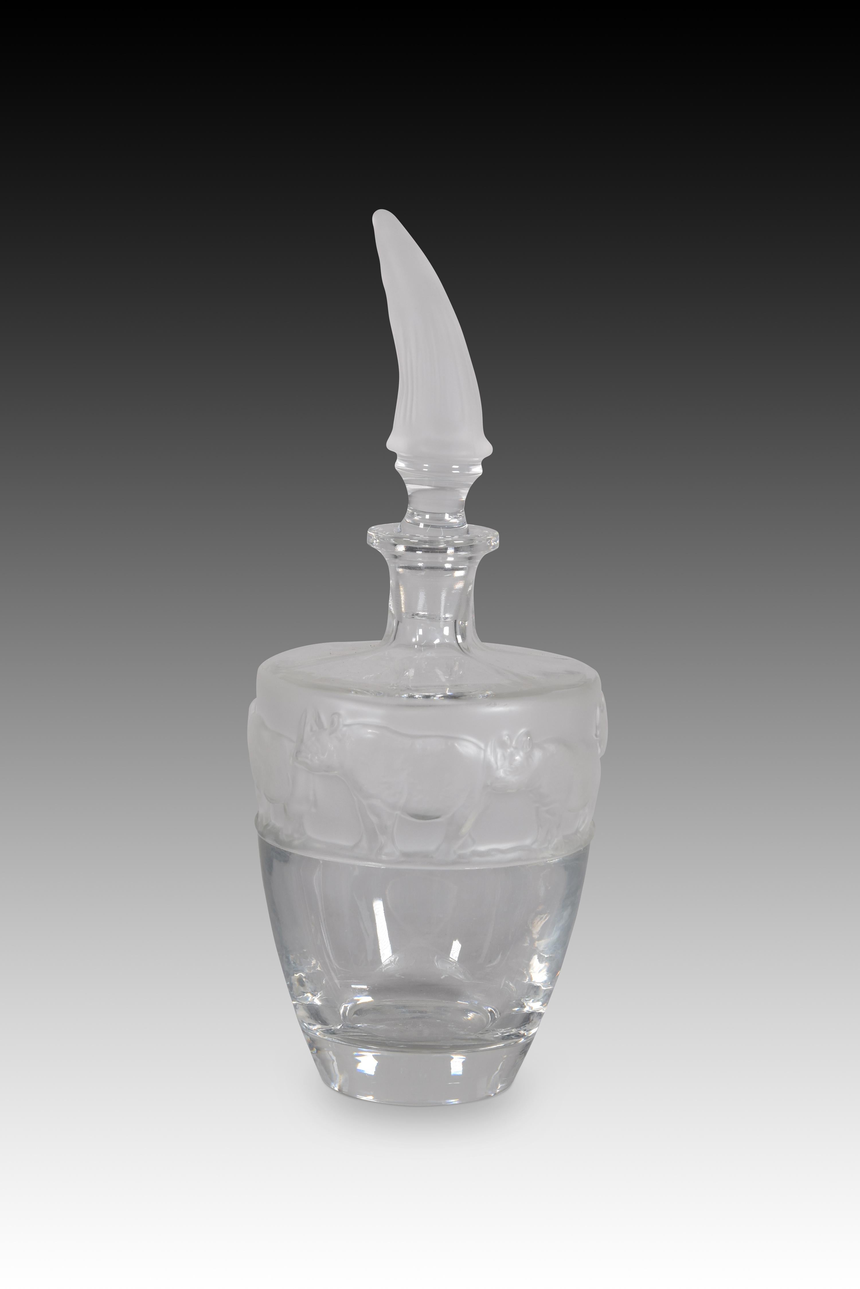 Allemand Carafe ou bouteille Rhinoceros Le verre. Nachtmann, Allemagne, XXe siècle.  en vente